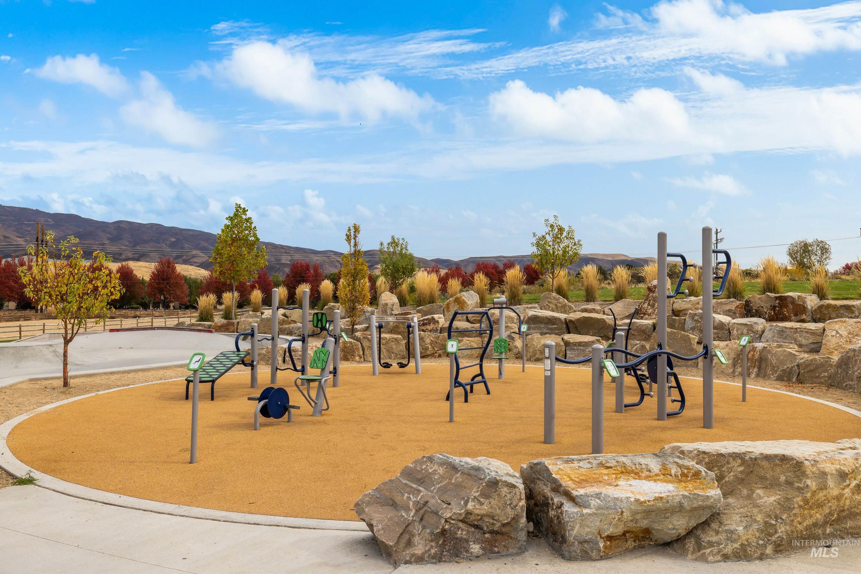 5925 S Teak Way, Boise, Idaho 83716, 4 Bedrooms, 3 Bathrooms, Residential For Sale, Price $544,900, 98971023