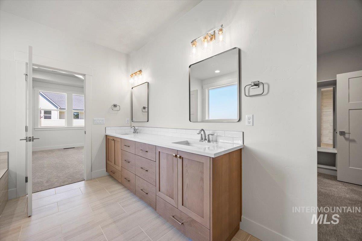 7522 E Newcastle, Nampa, Idaho 83687, 4 Bedrooms, 2.5 Bathrooms, Residential For Sale, Price $819,000, 98971031