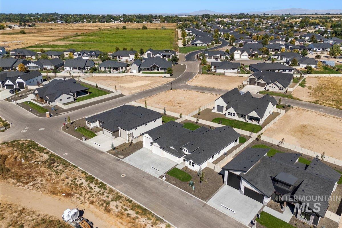 7522 E Newcastle, Nampa, Idaho 83687, 4 Bedrooms, 2.5 Bathrooms, Residential For Sale, Price $819,000, 98971031