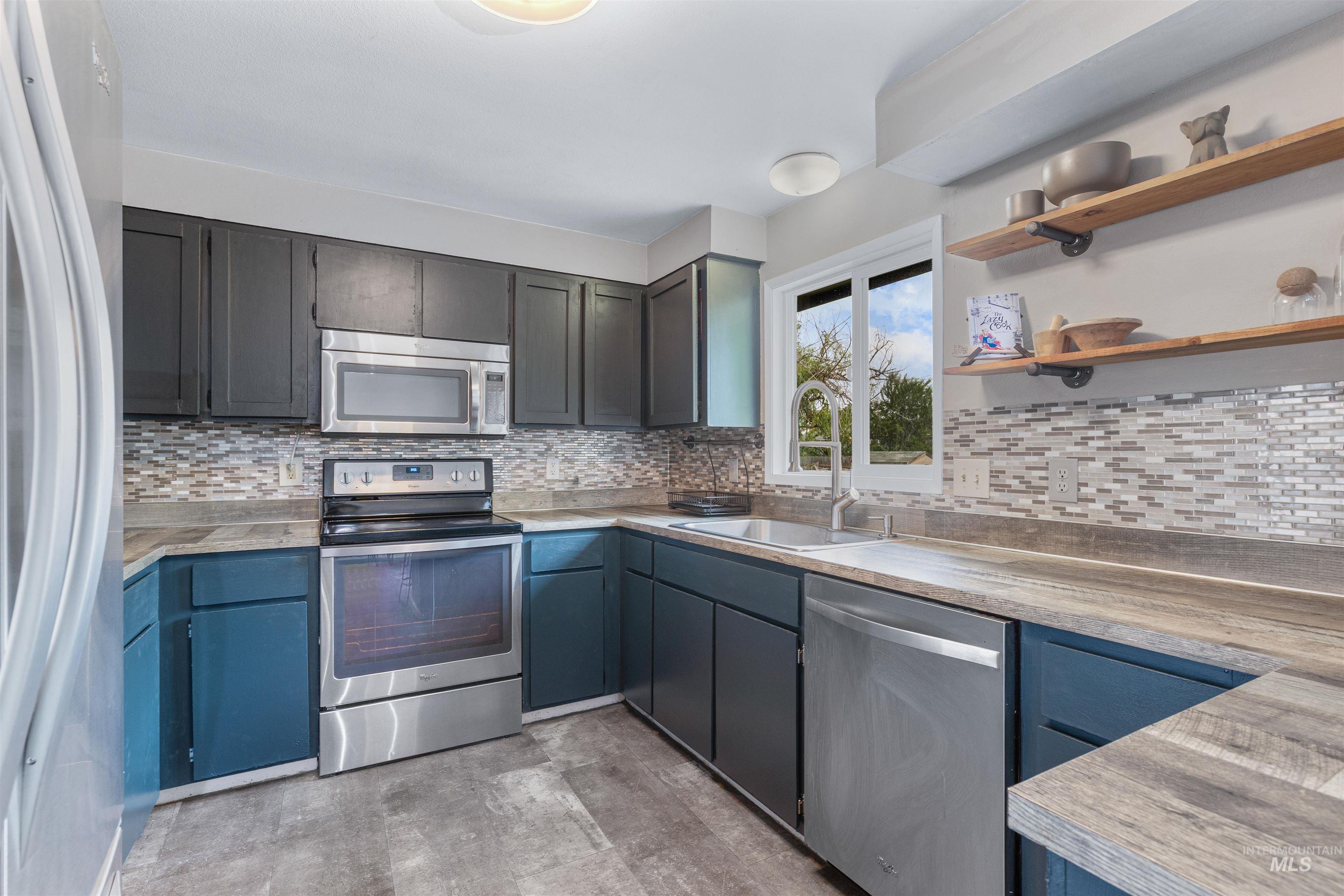 1806 Powers Drive, Lewiston, Idaho 83501, 5 Bedrooms, 2 Bathrooms, Residential For Sale, Price $415,000, 98971034