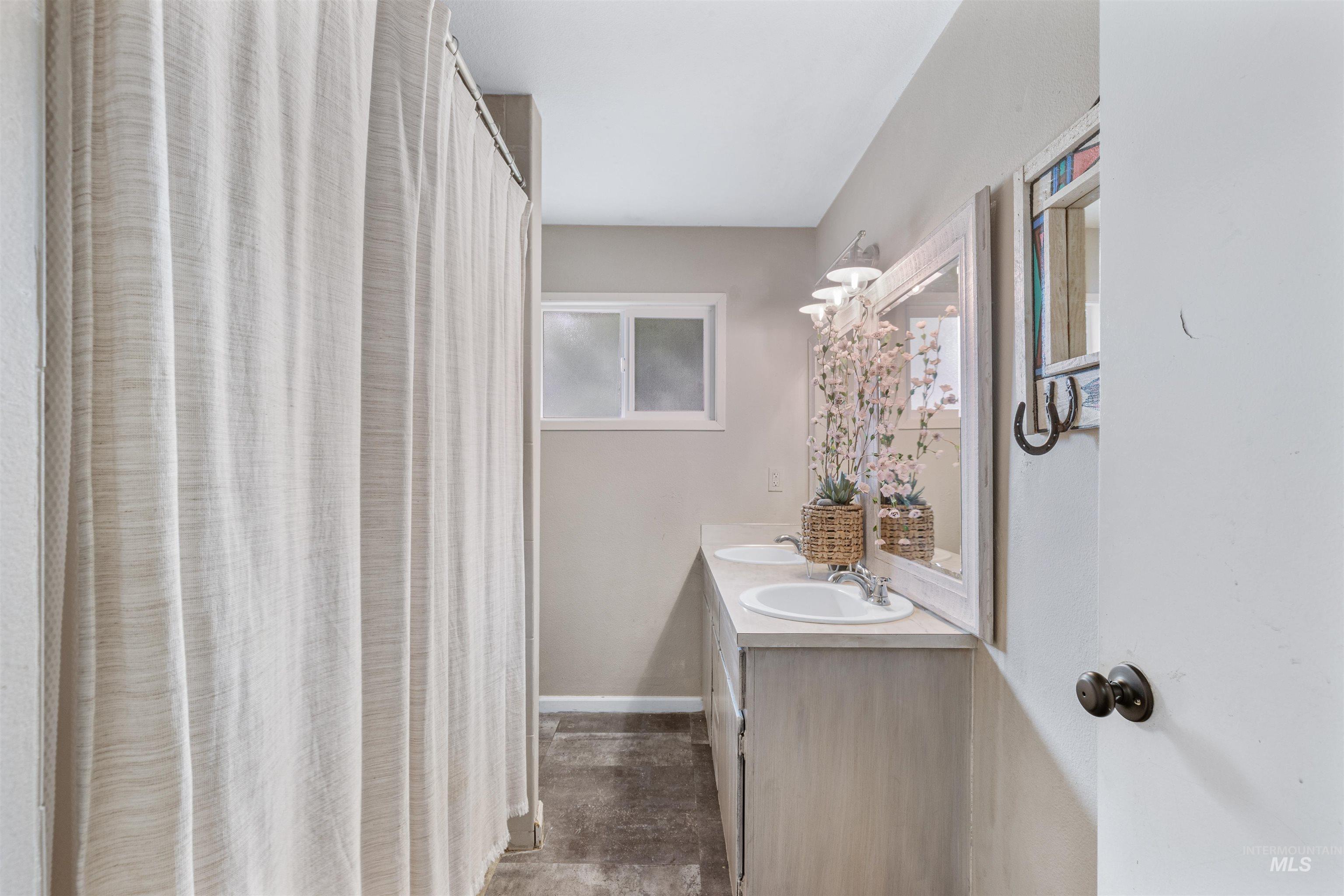 1806 Powers Drive, Lewiston, Idaho 83501, 5 Bedrooms, 2 Bathrooms, Residential For Sale, Price $415,000, 98971034