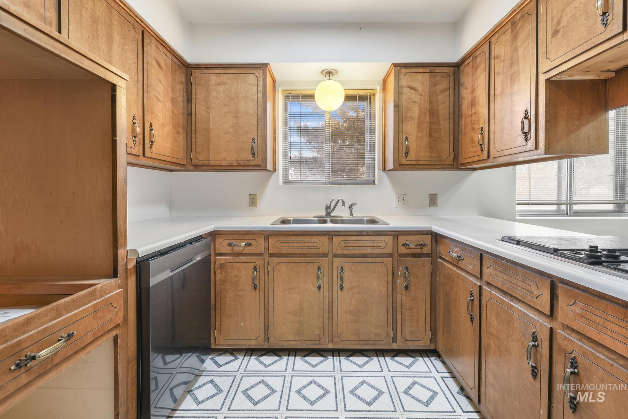 612 Highland Rd, Jerome, Idaho 83338, 4 Bedrooms, 2 Bathrooms, Residential For Sale, Price $362,000, 98971042