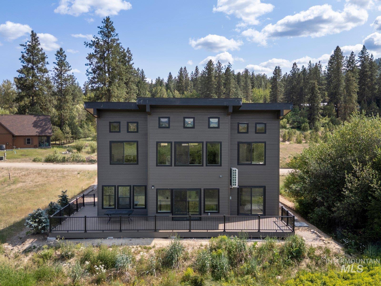 58 Wapiti Ct., Garden Valley, Idaho 83622, 3 Bedrooms, 3 Bathrooms, Residential For Sale, Price $655,900, 98971047