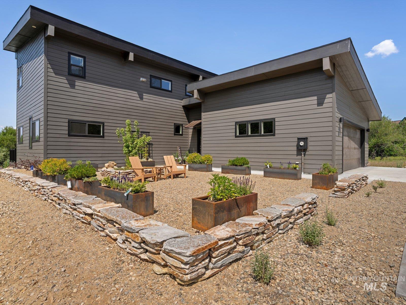 58 Wapiti Ct., Garden Valley, Idaho 83622, 3 Bedrooms, 3 Bathrooms, Residential For Sale, Price $655,900, 98971047