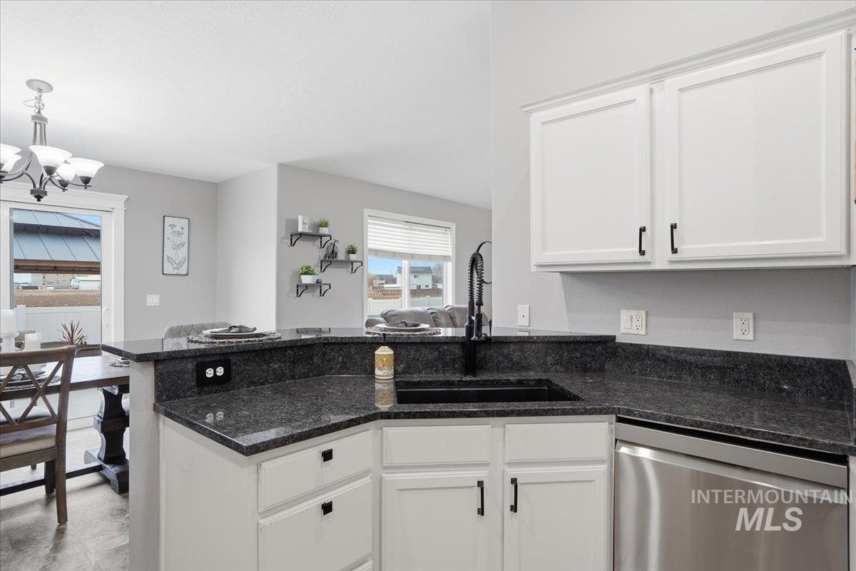 11438 W Radcliff Street, Nampa, Idaho 83651, 3 Bedrooms, 2 Bathrooms, Residential For Sale, Price $405,000, 98971049