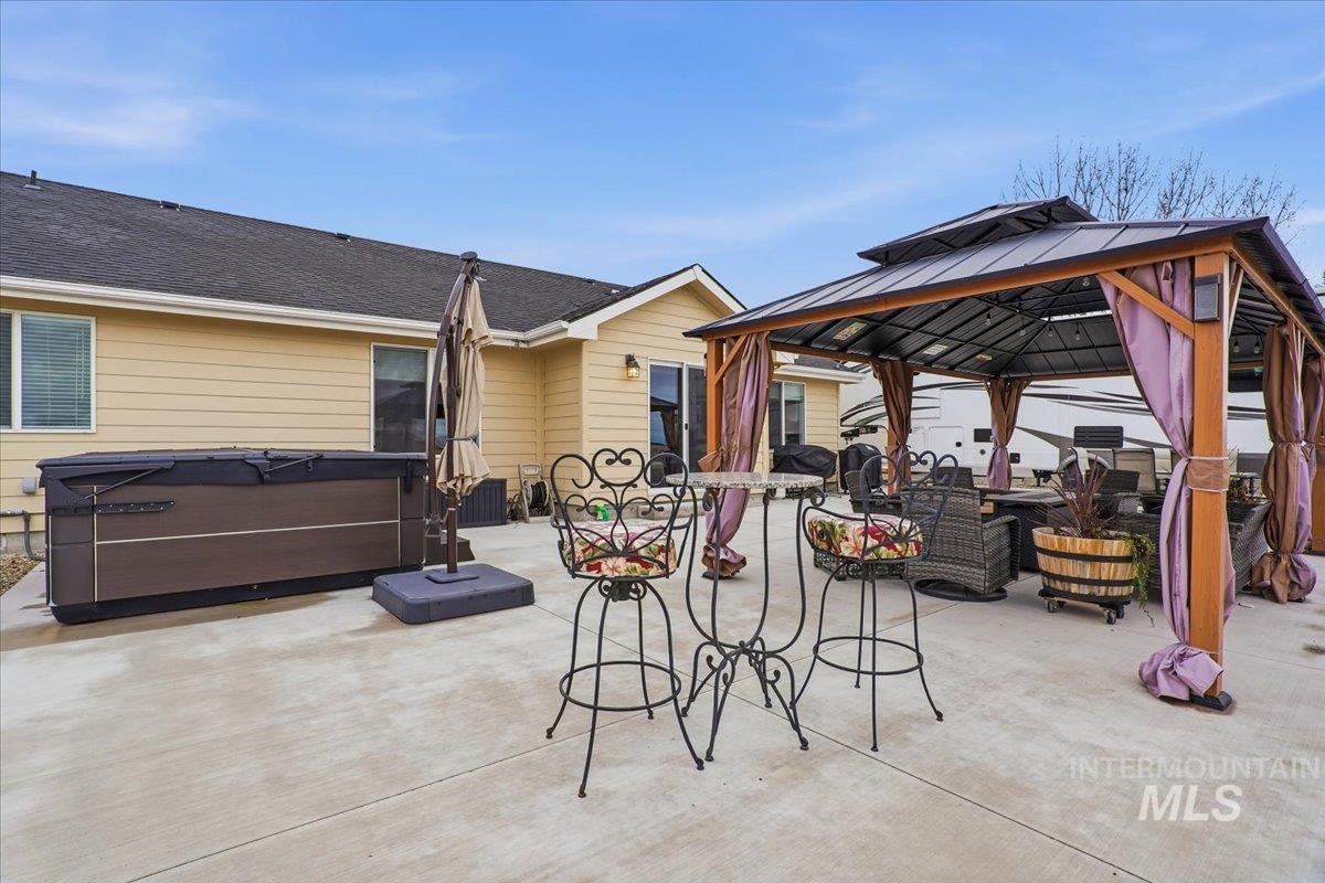 11438 W Radcliff Street, Nampa, Idaho 83651, 3 Bedrooms, 2 Bathrooms, Residential For Sale, Price $405,000, 98971049