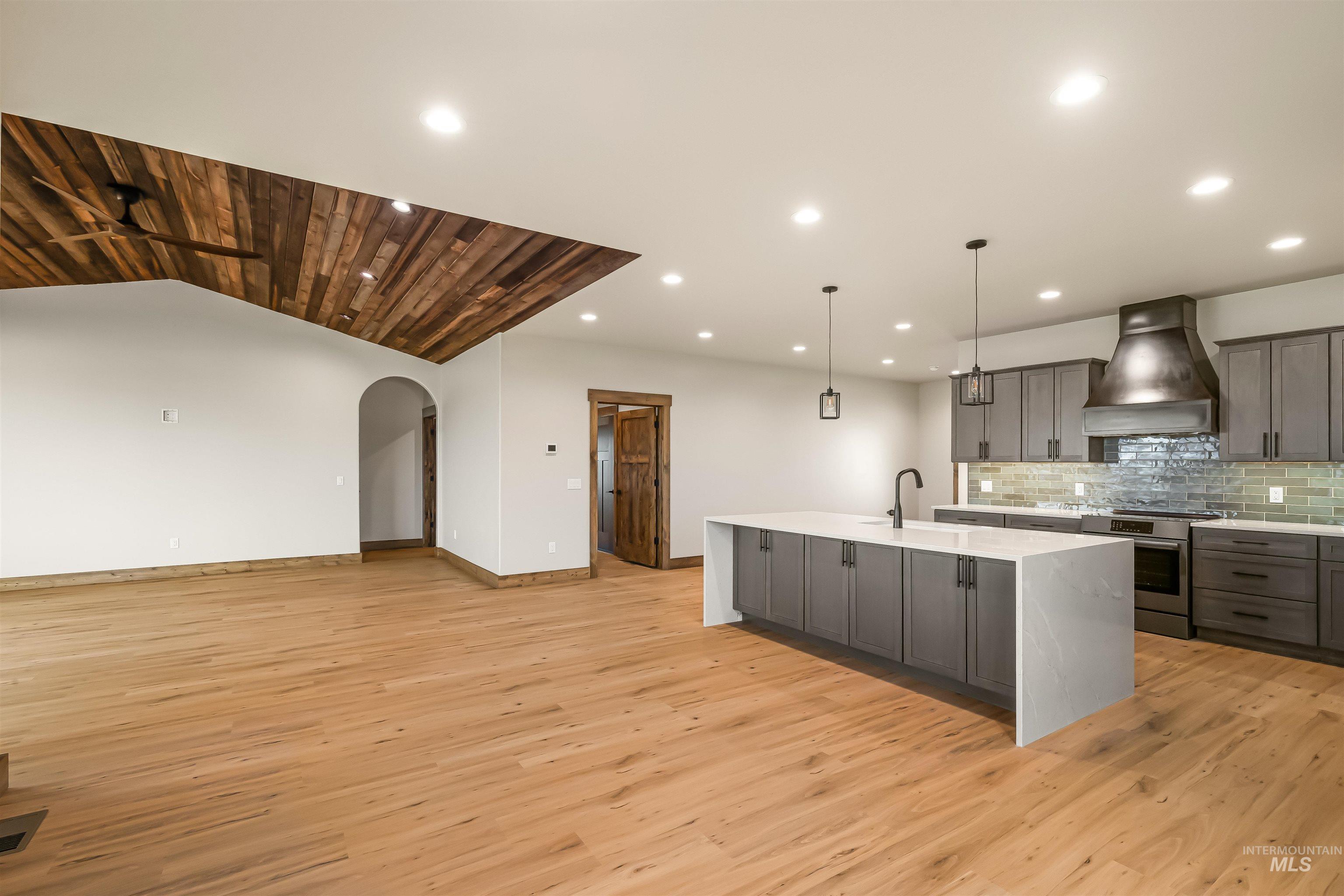 2271 Chukar Drive, Clarkston, Washington 99403, 4 Bedrooms, 3 Bathrooms, Residential For Sale, Price $950,000, 98971051