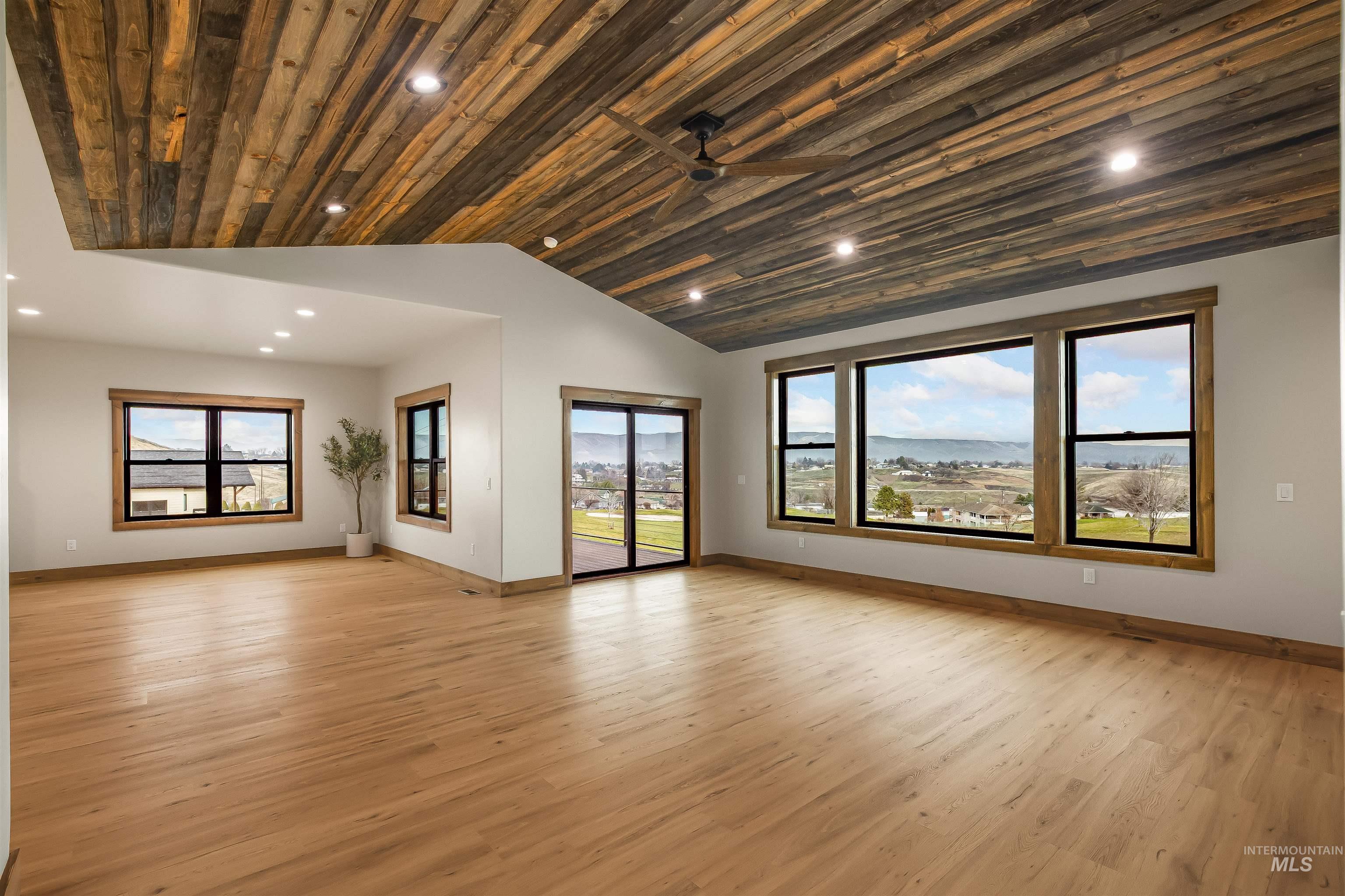 2271 Chukar Drive, Clarkston, Washington 99403, 4 Bedrooms, 3 Bathrooms, Residential For Sale, Price $950,000, 98971051