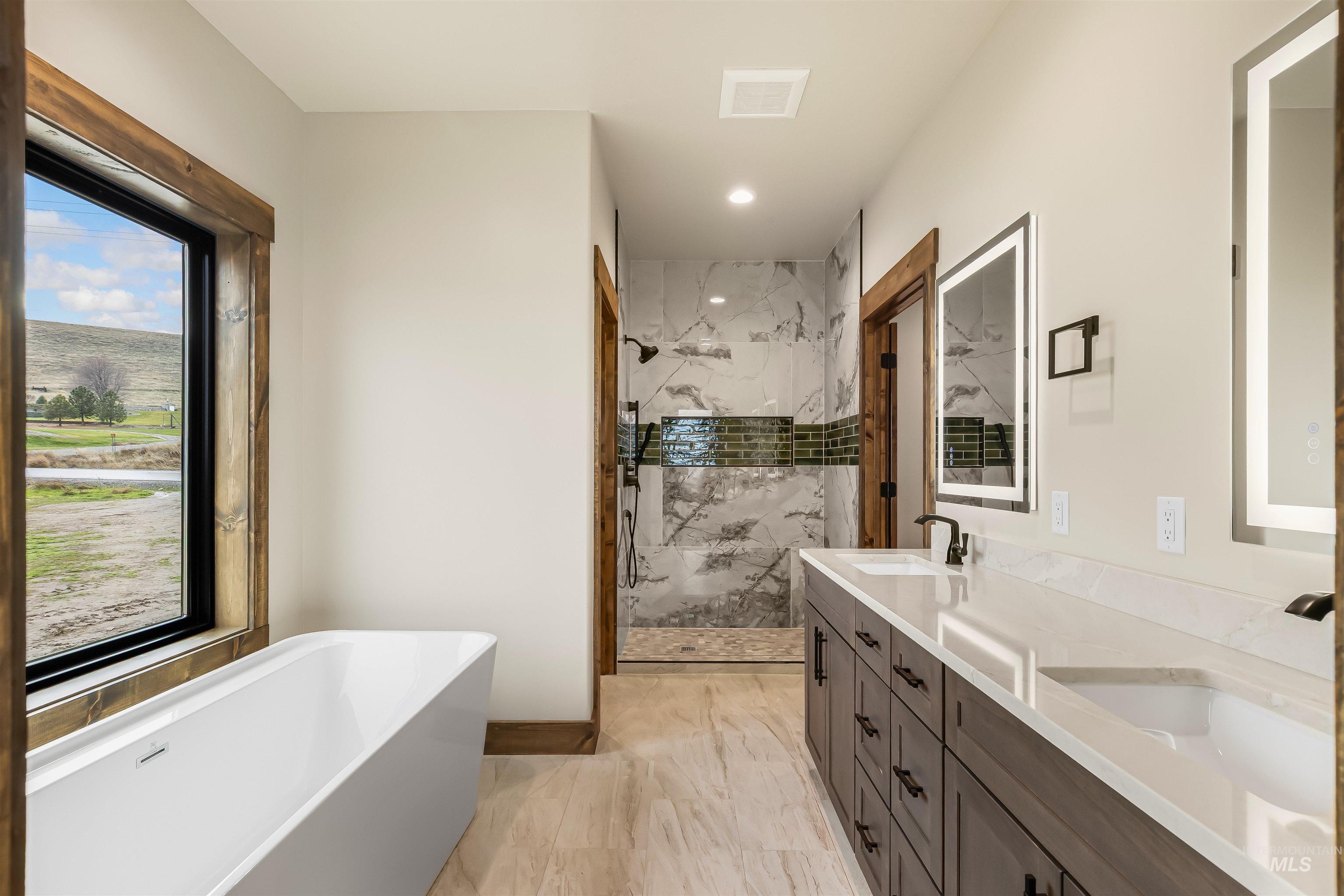 2271 Chukar Drive, Clarkston, Washington 99403, 4 Bedrooms, 3 Bathrooms, Residential For Sale, Price $950,000, 98971051