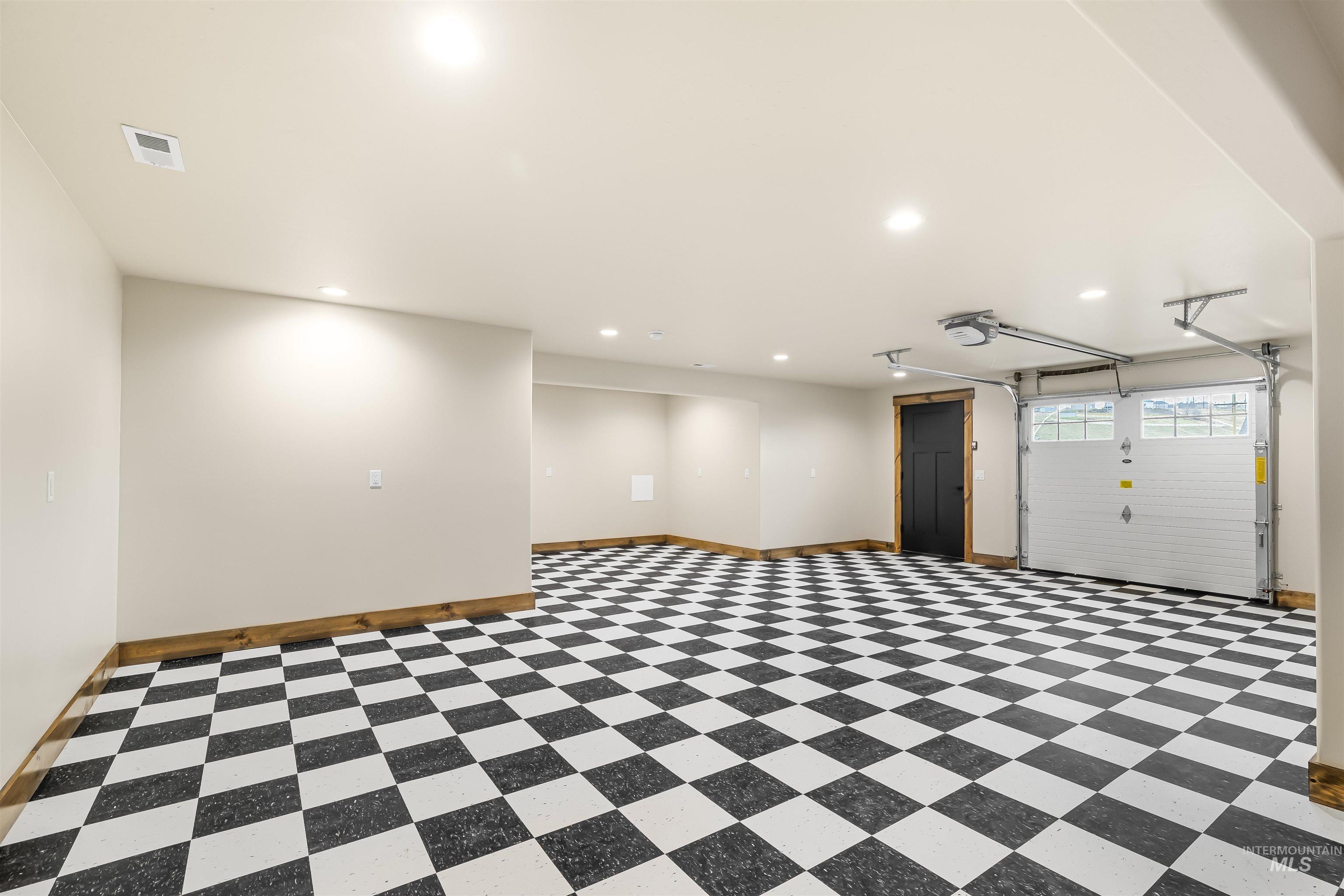 2271 Chukar Drive, Clarkston, Washington 99403, 4 Bedrooms, 3 Bathrooms, Residential For Sale, Price $950,000, 98971051