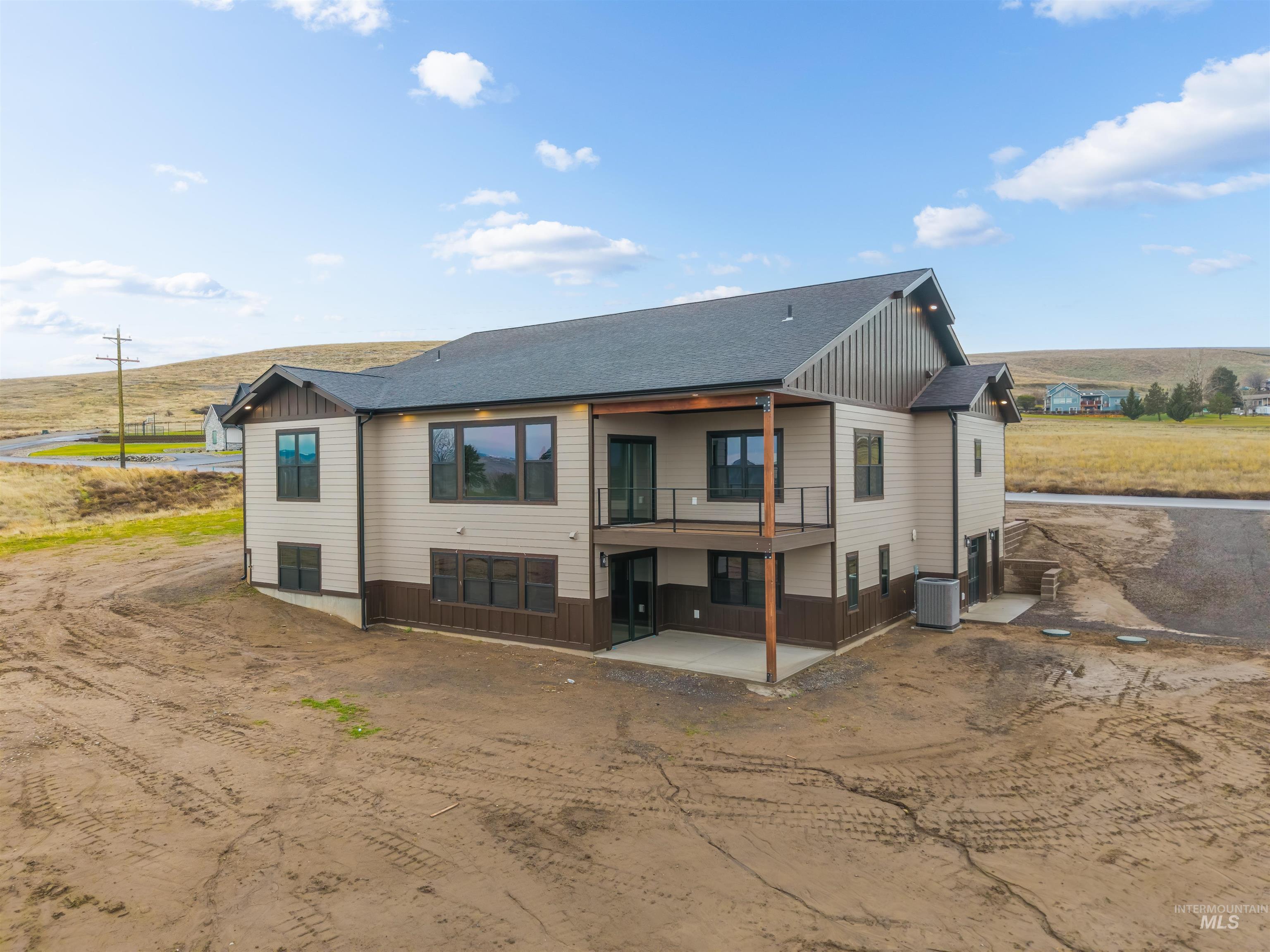 2271 Chukar Drive, Clarkston, Washington 99403, 4 Bedrooms, 3 Bathrooms, Residential For Sale, Price $950,000, 98971051