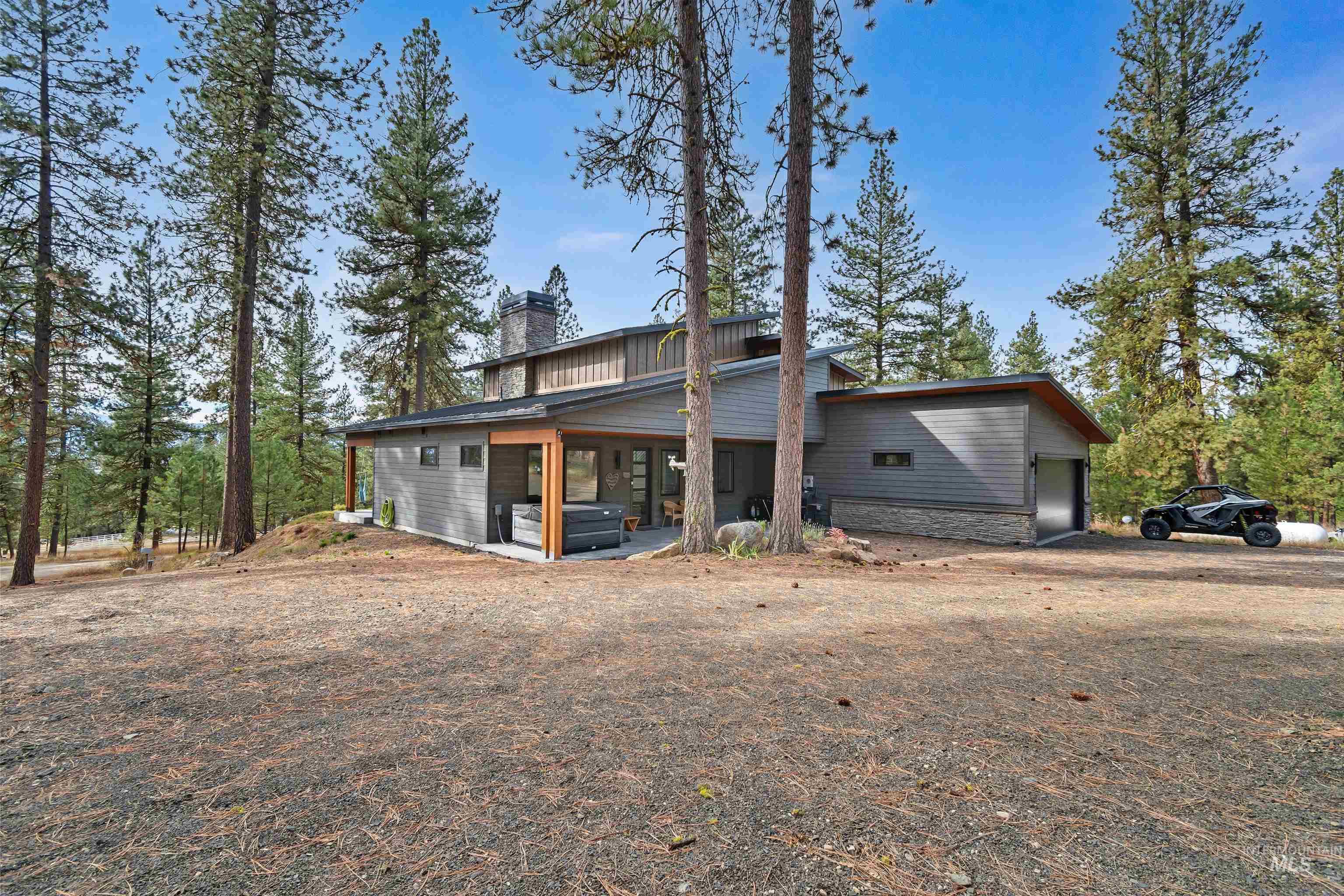 13322 Vili Road, McCall, Idaho 83638, 3 Bedrooms, 3 Bathrooms, Residential For Sale, Price $1,250,000, 98971052