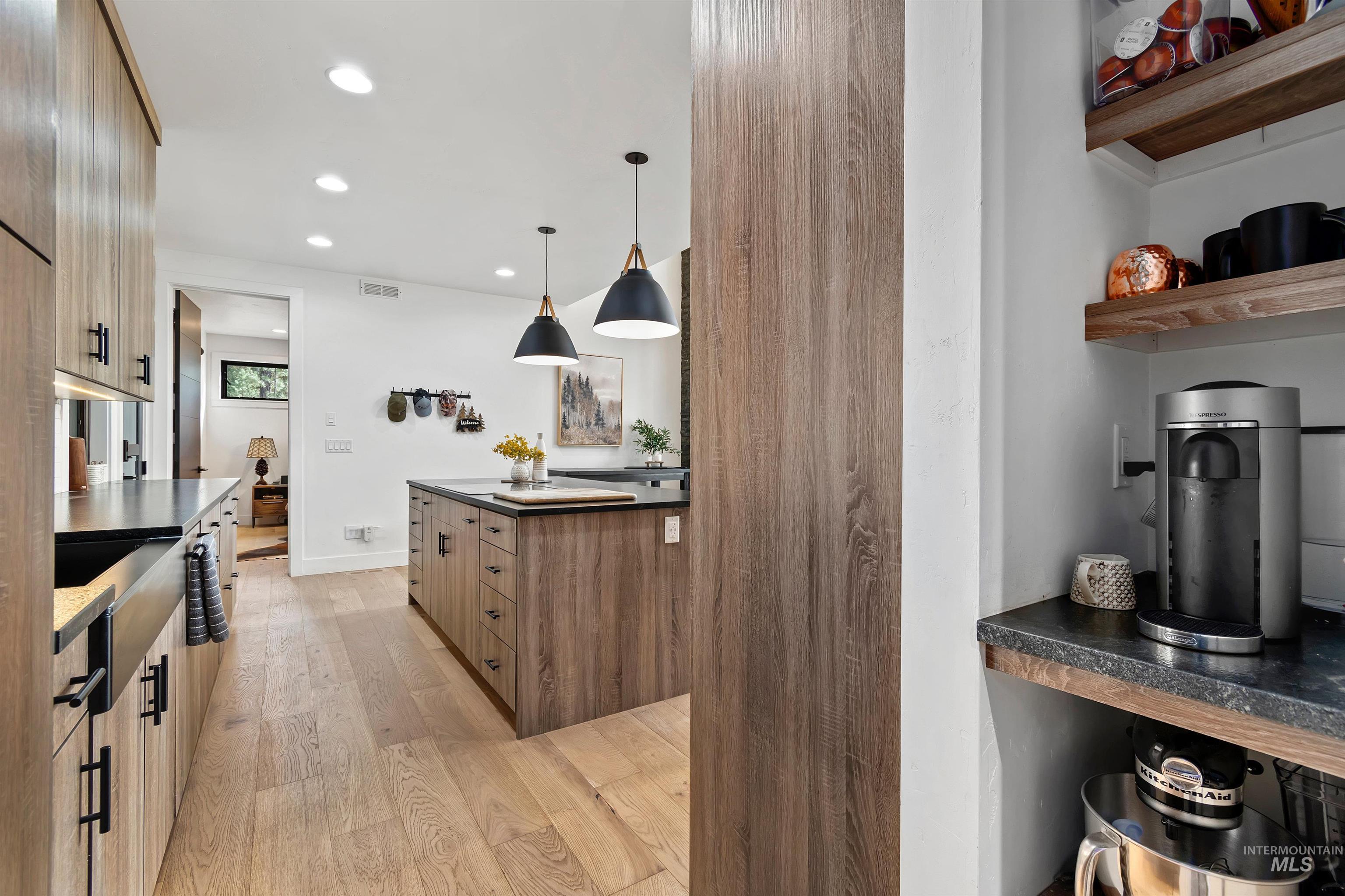 13322 Vili Road, McCall, Idaho 83638, 3 Bedrooms, 3 Bathrooms, Residential For Sale, Price $1,250,000, 98971052