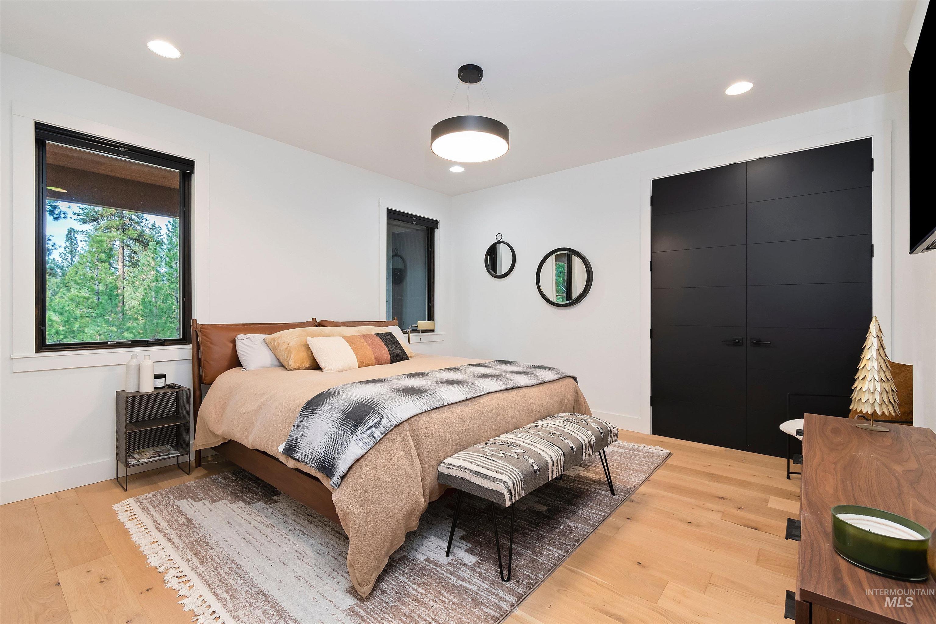 13322 Vili Road, McCall, Idaho 83638, 3 Bedrooms, 3 Bathrooms, Residential For Sale, Price $1,250,000, 98971052