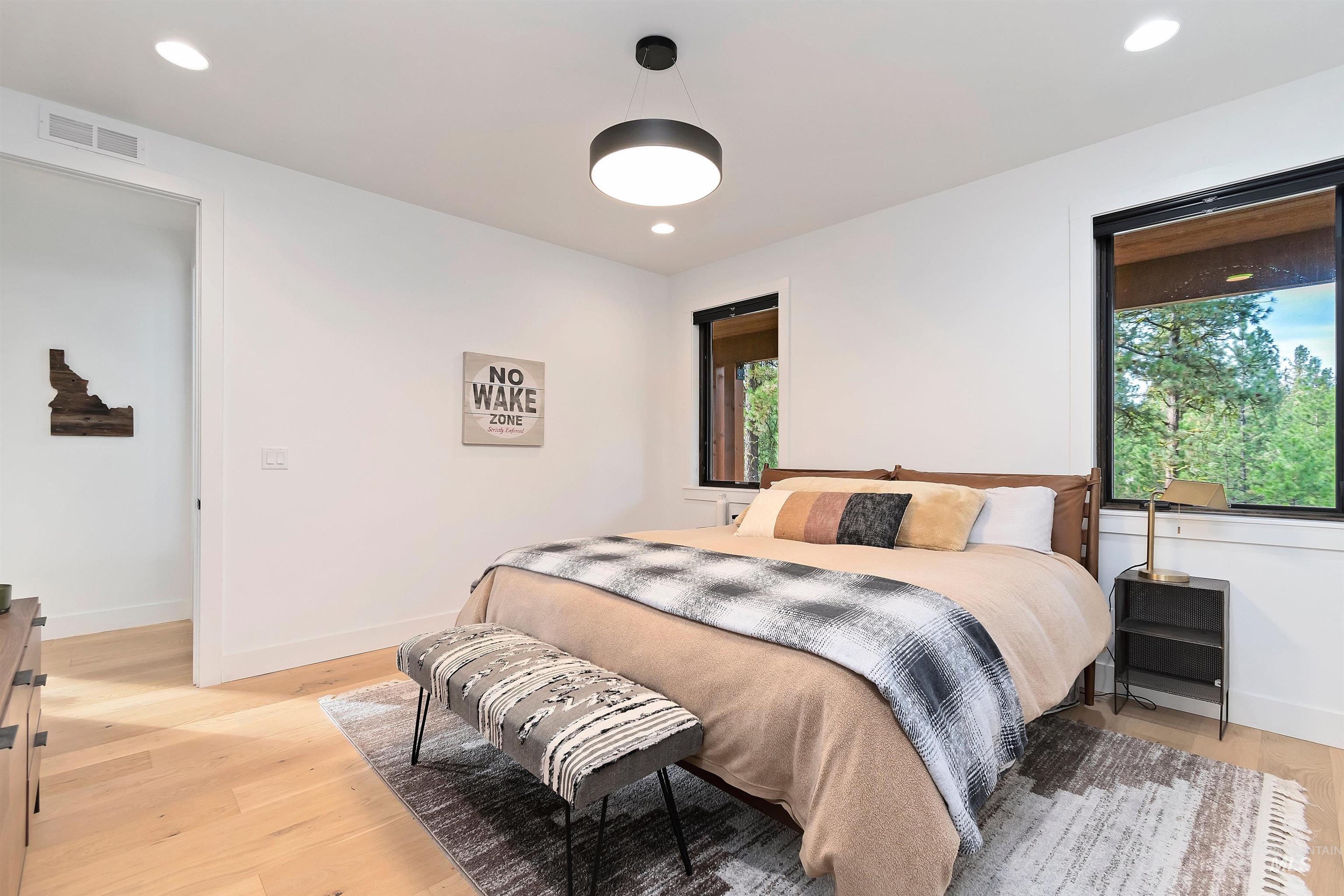 13322 Vili Road, McCall, Idaho 83638, 3 Bedrooms, 3 Bathrooms, Residential For Sale, Price $1,250,000, 98971052