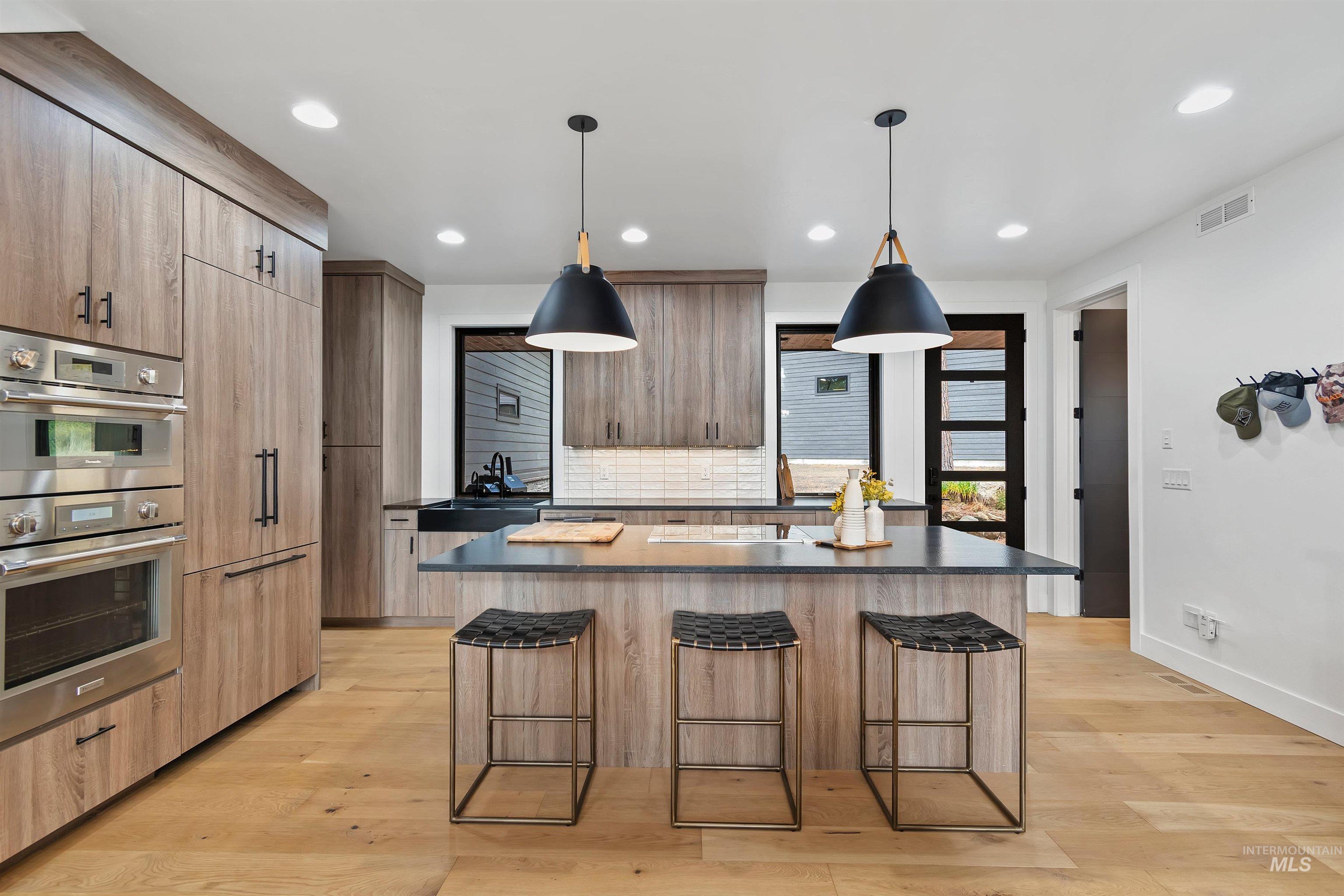 13322 Vili Road, McCall, Idaho 83638, 3 Bedrooms, 3 Bathrooms, Residential For Sale, Price $1,250,000, 98971052