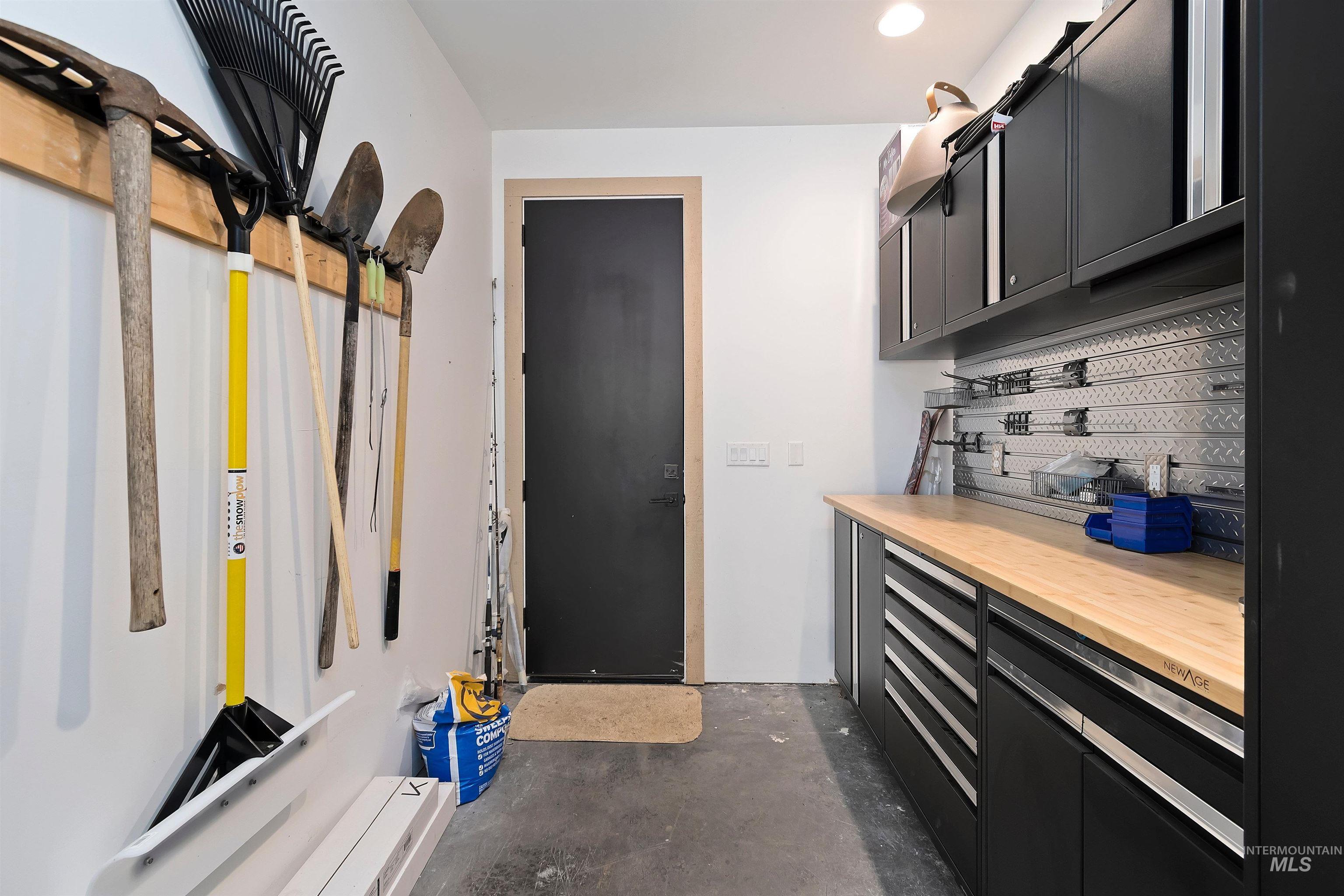 13322 Vili Road, McCall, Idaho 83638, 3 Bedrooms, 3 Bathrooms, Residential For Sale, Price $1,250,000, 98971052