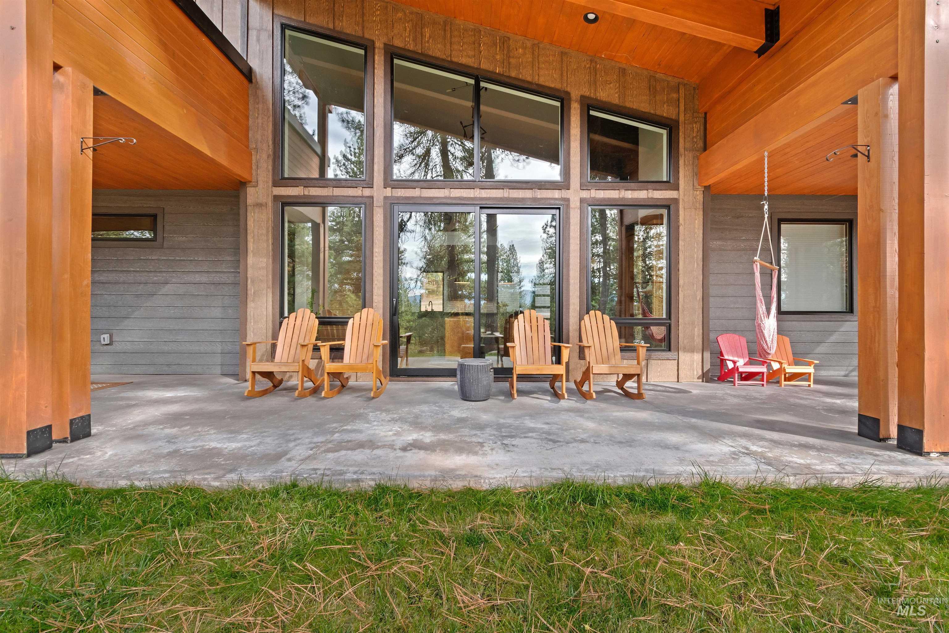 13322 Vili Road, McCall, Idaho 83638, 3 Bedrooms, 3 Bathrooms, Residential For Sale, Price $1,250,000, 98971052