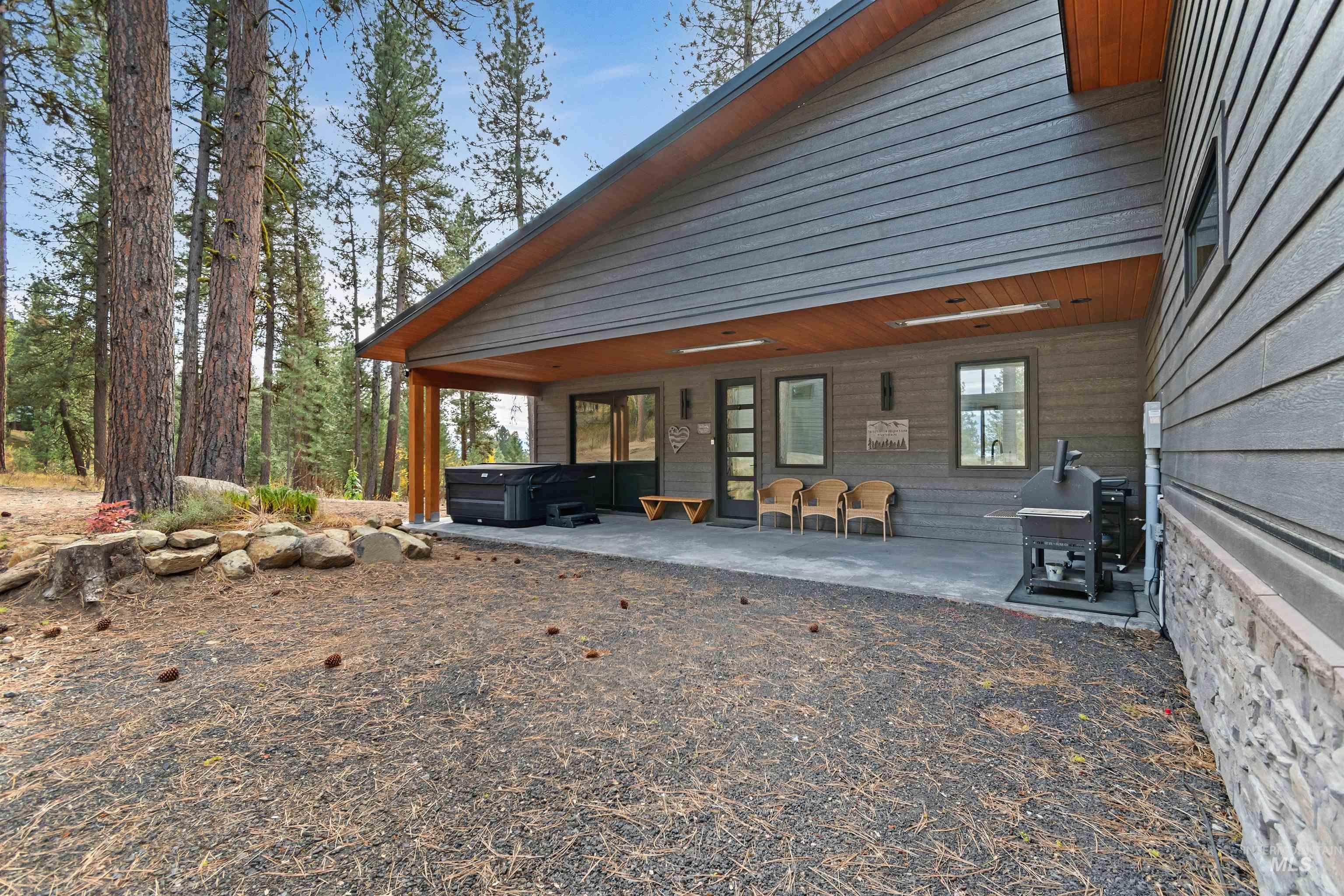 13322 Vili Road, McCall, Idaho 83638, 3 Bedrooms, 3 Bathrooms, Residential For Sale, Price $1,250,000, 98971052
