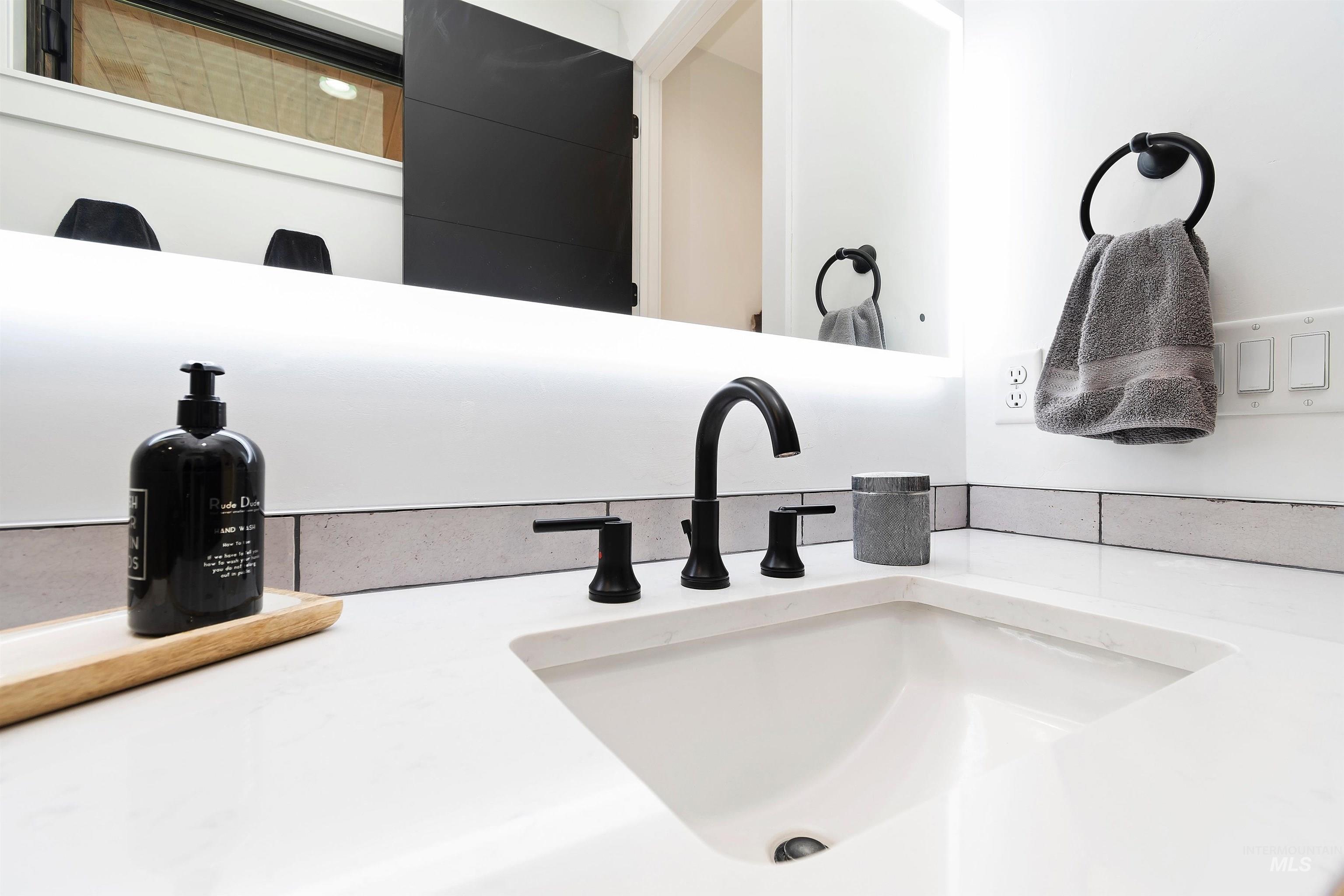 13322 Vili Road, McCall, Idaho 83638, 3 Bedrooms, 3 Bathrooms, Residential For Sale, Price $1,250,000, 98971052