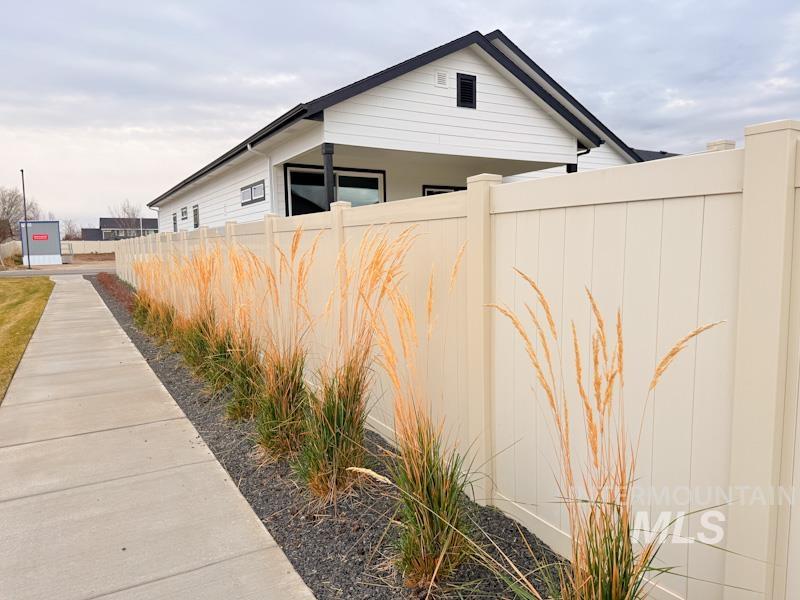 10400 Bellevue Ridge St., Nampa, Idaho 83687, 5 Bedrooms, 3 Bathrooms, Rental For Rent, Price $3,325,MLS 98971056