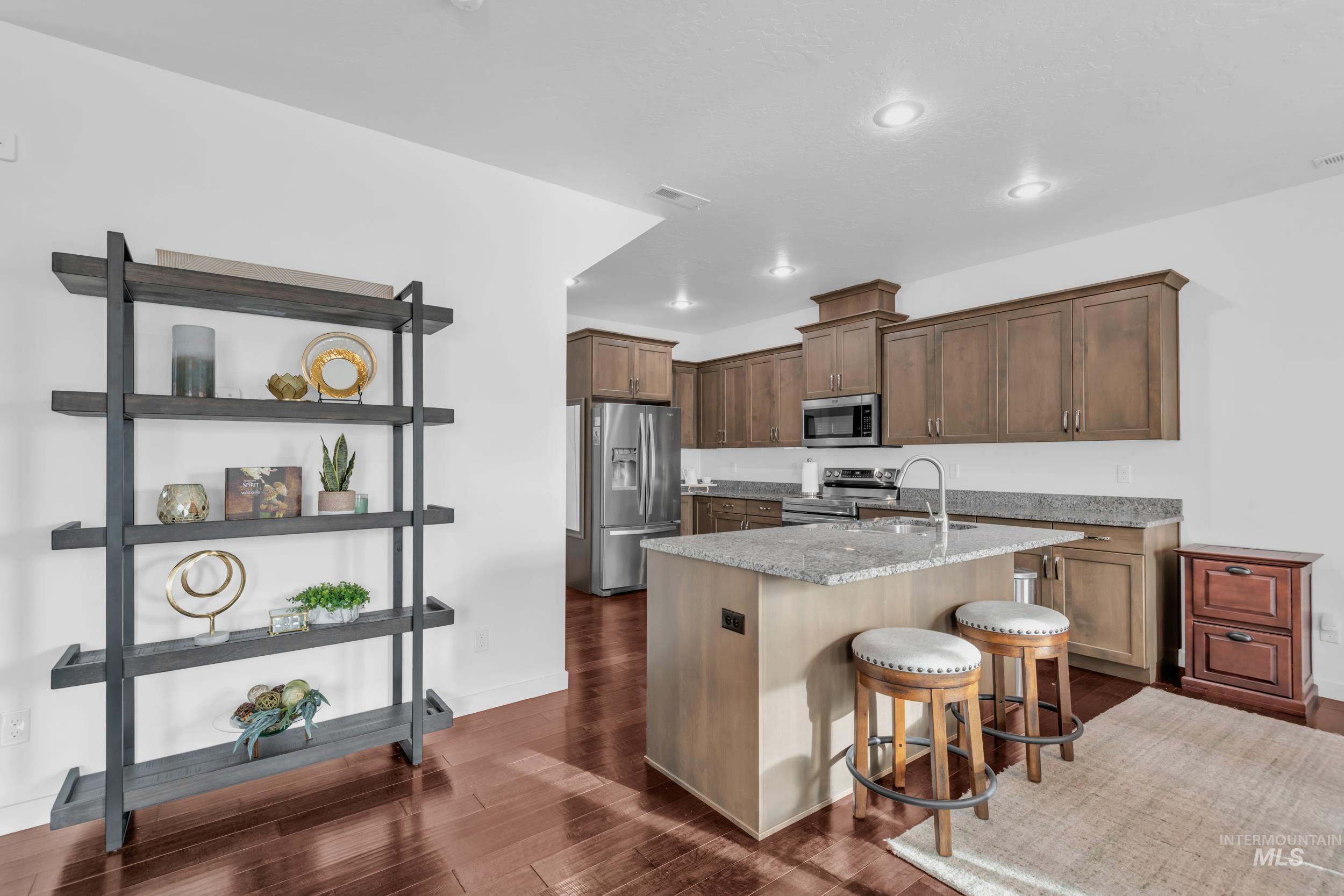 9221 W Tillamook Dr, Boise, Idaho 83709, 3 Bedrooms, 2.5 Bathrooms, Residential For Sale, Price $459,000,MLS 98971058