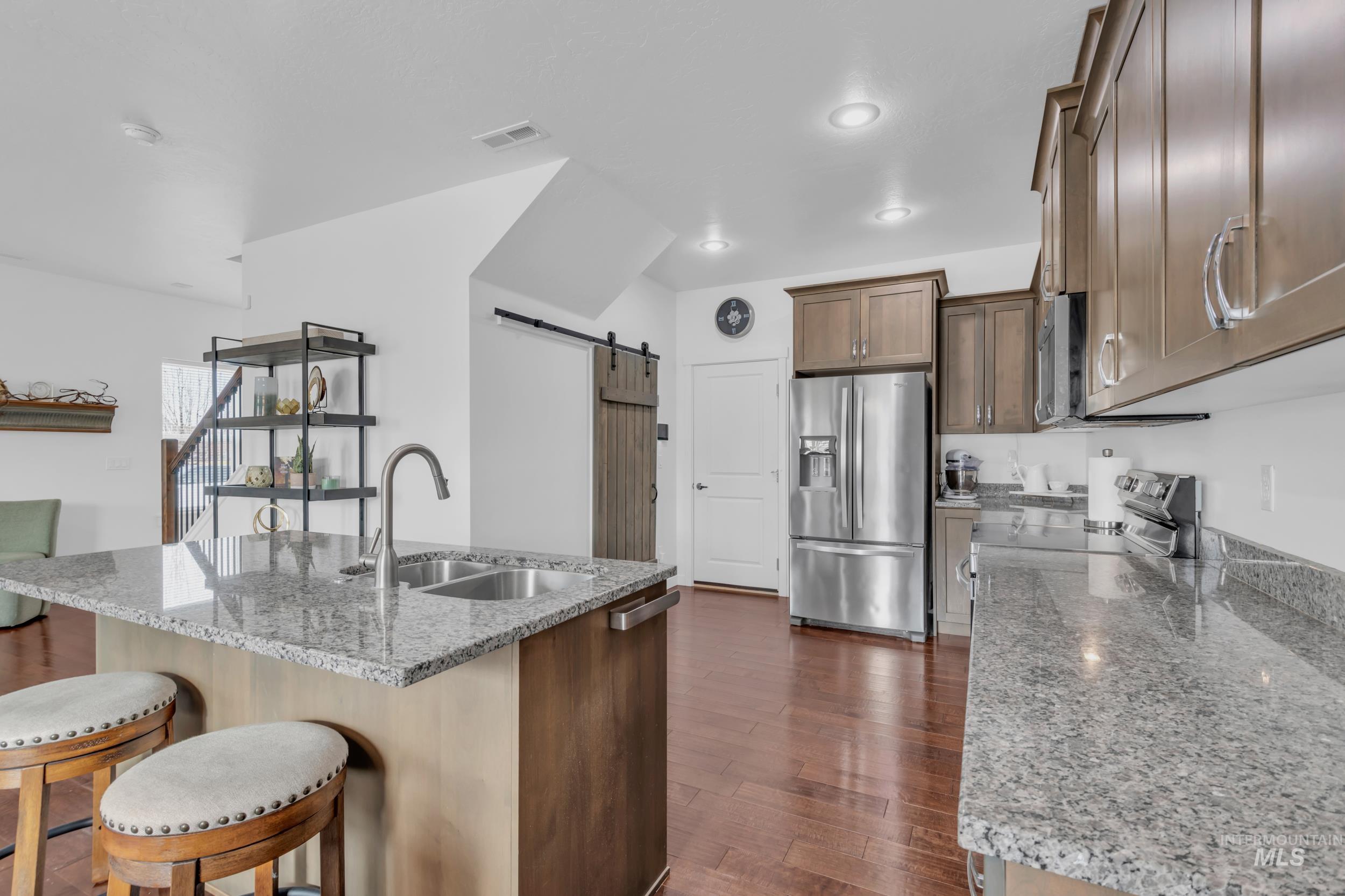 9221 W Tillamook Dr, Boise, Idaho 83709, 3 Bedrooms, 2.5 Bathrooms, Residential For Sale, Price $459,000,MLS 98971058