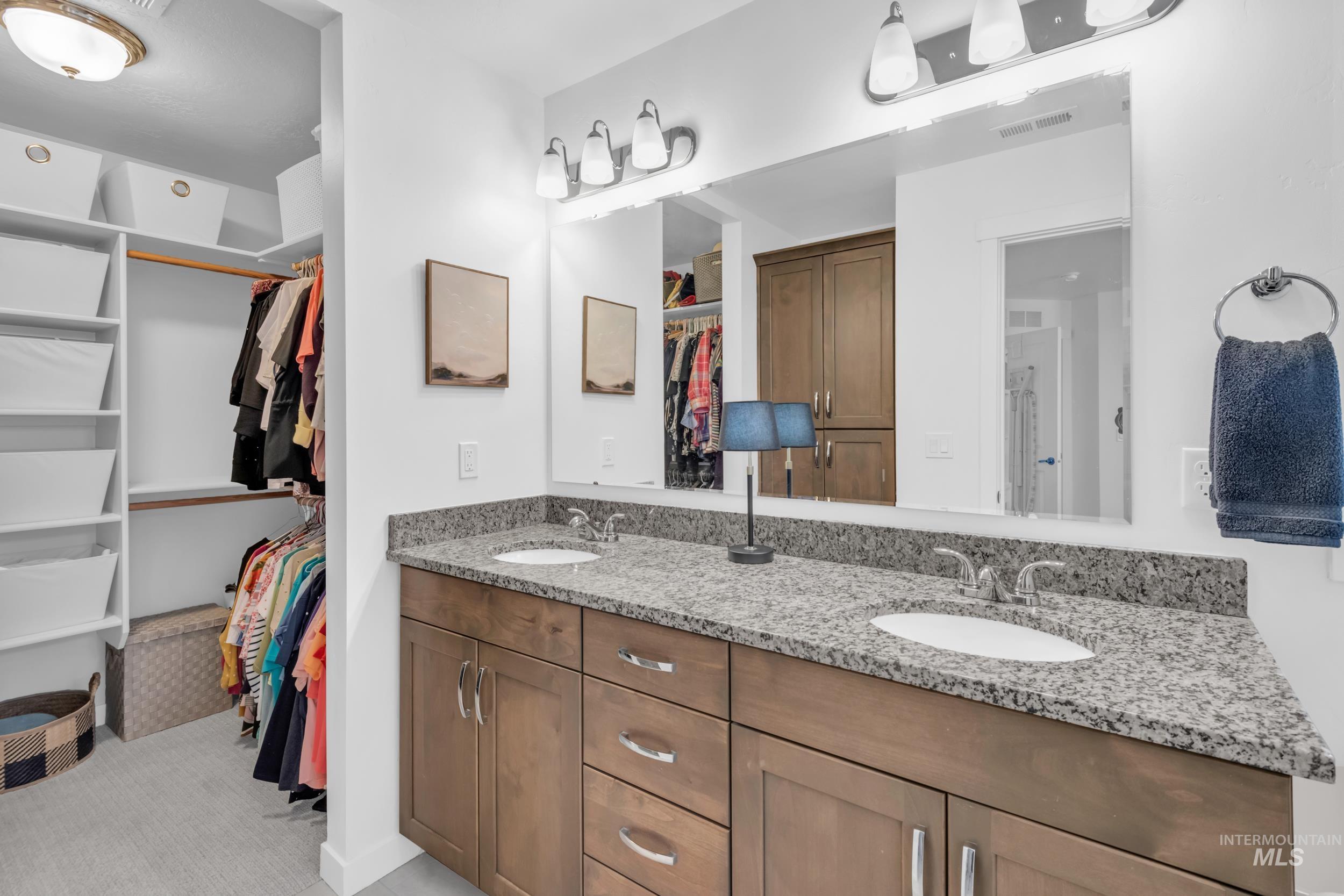 9221 W Tillamook Dr, Boise, Idaho 83709, 3 Bedrooms, 2.5 Bathrooms, Residential For Sale, Price $459,000,MLS 98971058