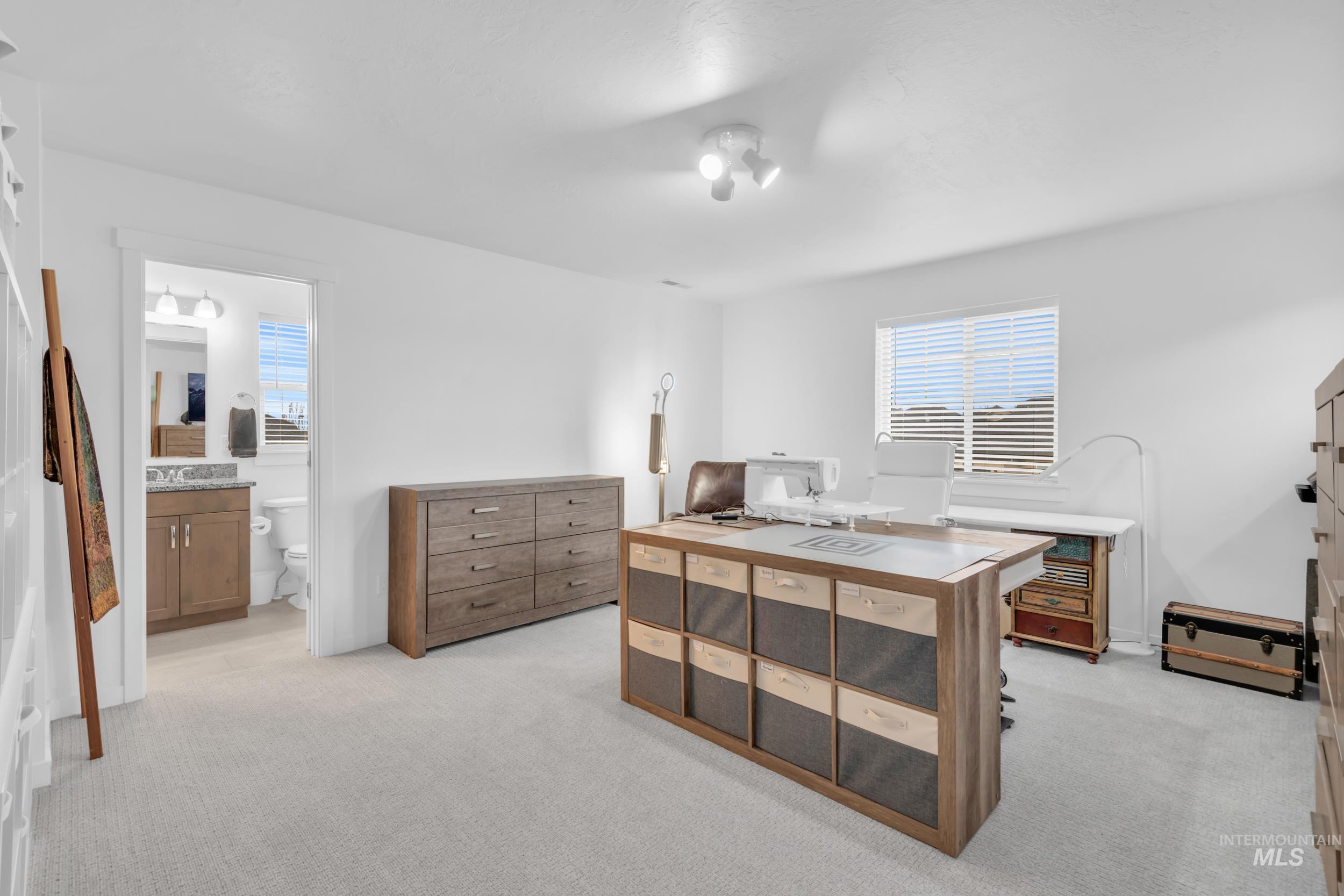 9221 W Tillamook Dr, Boise, Idaho 83709, 3 Bedrooms, 2.5 Bathrooms, Residential For Sale, Price $459,000,MLS 98971058