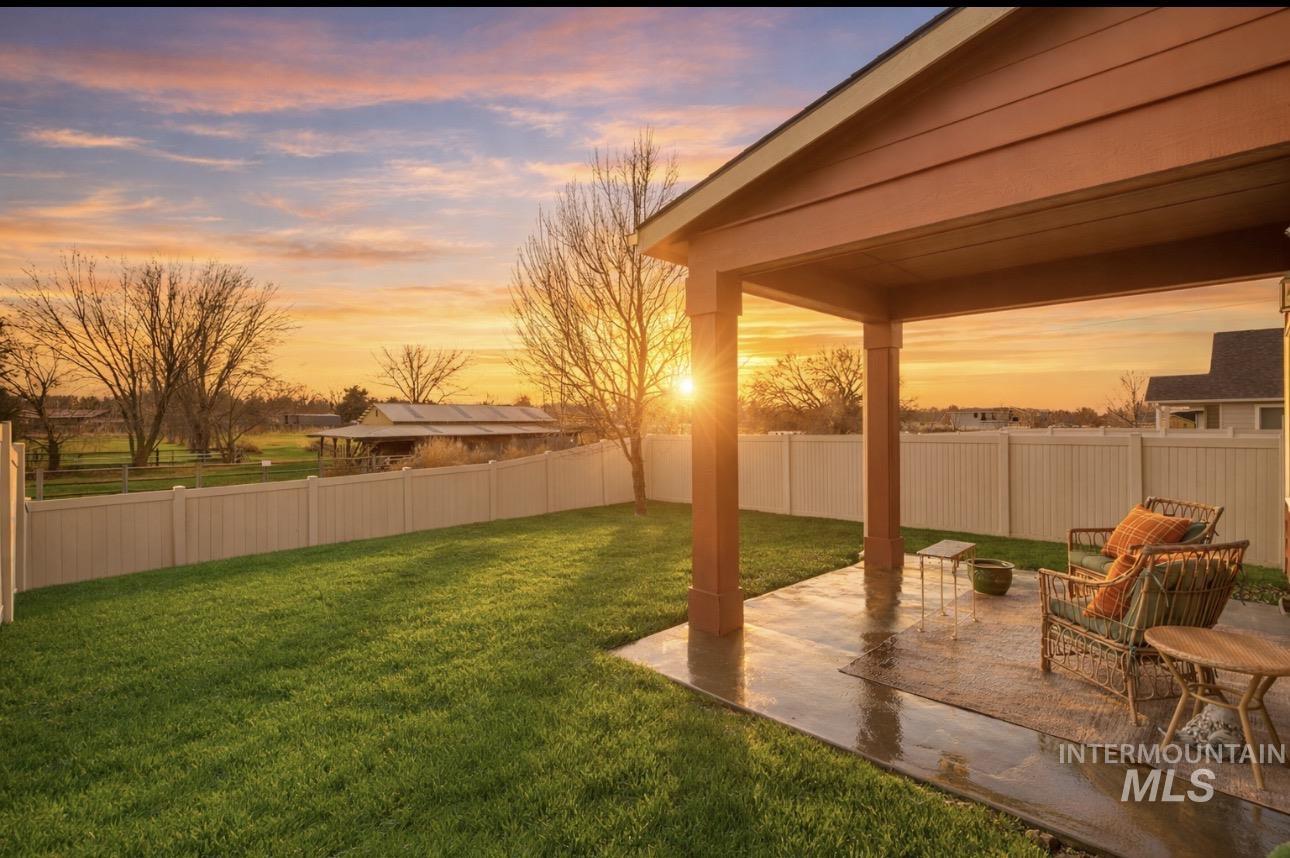 9221 W Tillamook Dr, Boise, Idaho 83709, 3 Bedrooms, 2.5 Bathrooms, Residential For Sale, Price $459,000,MLS 98971058