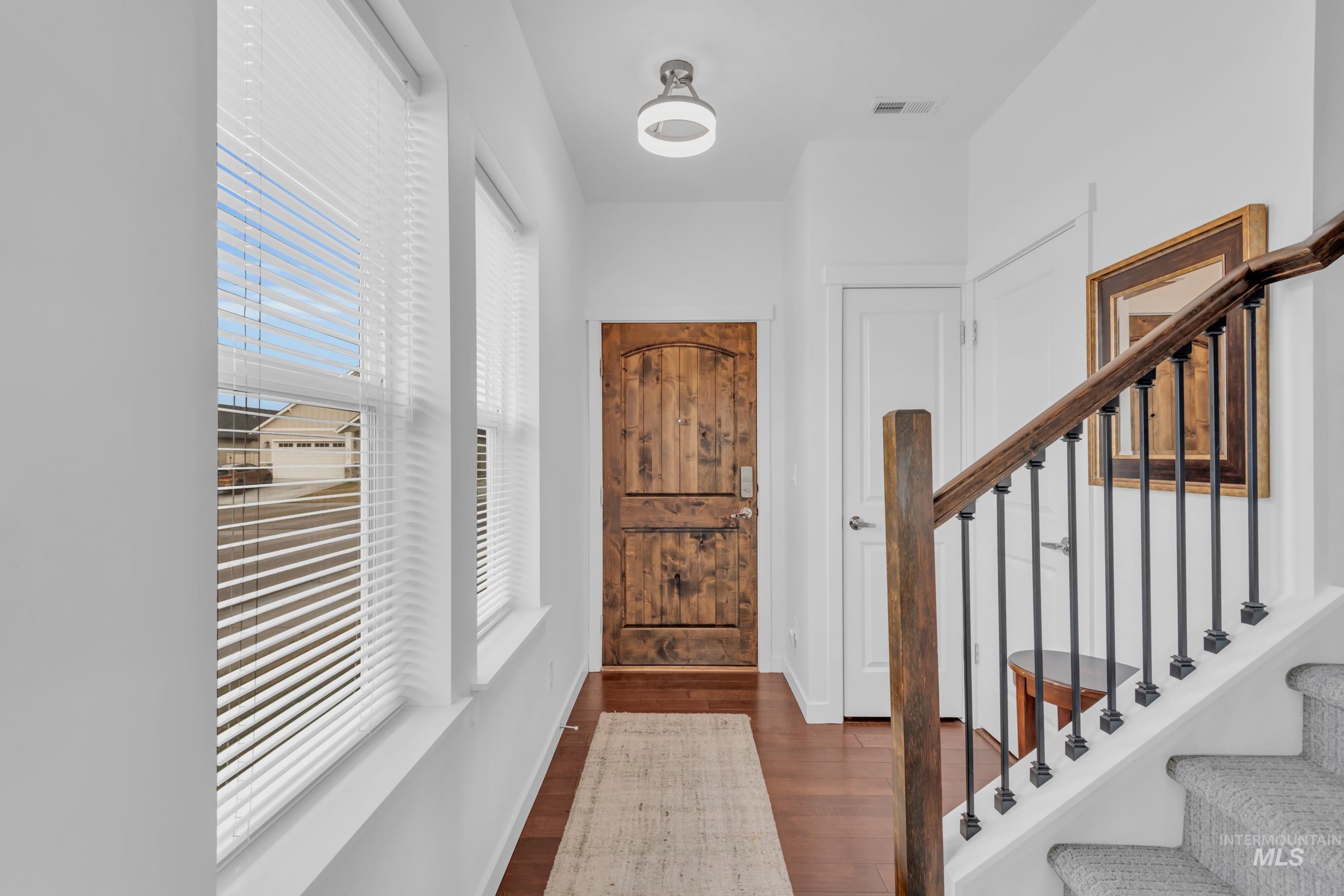 9221 W Tillamook Dr, Boise, Idaho 83709, 3 Bedrooms, 2.5 Bathrooms, Residential For Sale, Price $459,000,MLS 98971058