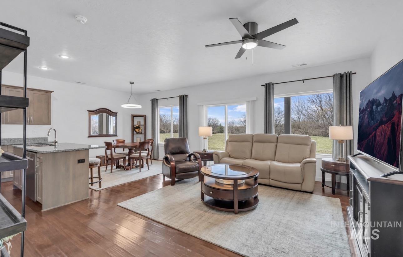 9221 W Tillamook Dr, Boise, Idaho 83709, 3 Bedrooms, 2.5 Bathrooms, Residential For Sale, Price $459,000,MLS 98971058