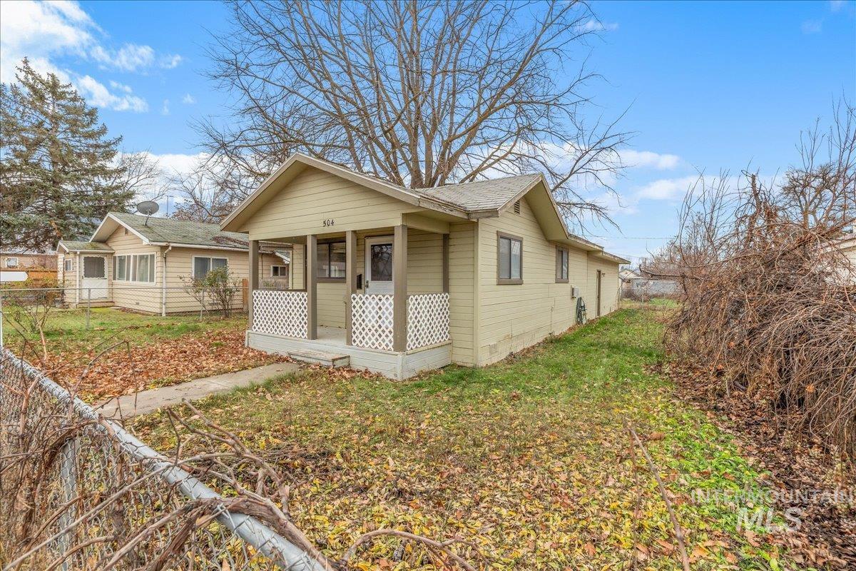 504 E Bates Ave, Parma, Idaho 83660, 1 Bedroom, 1 Bathroom, Residential For Sale, Price $160,000, 98971059