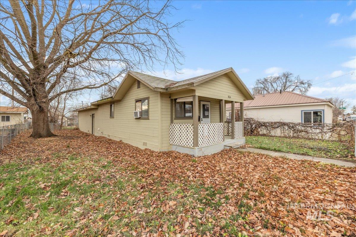 504 E Bates Ave, Parma, Idaho 83660, 1 Bedroom, 1 Bathroom, Residential For Sale, Price $160,000, 98971059
