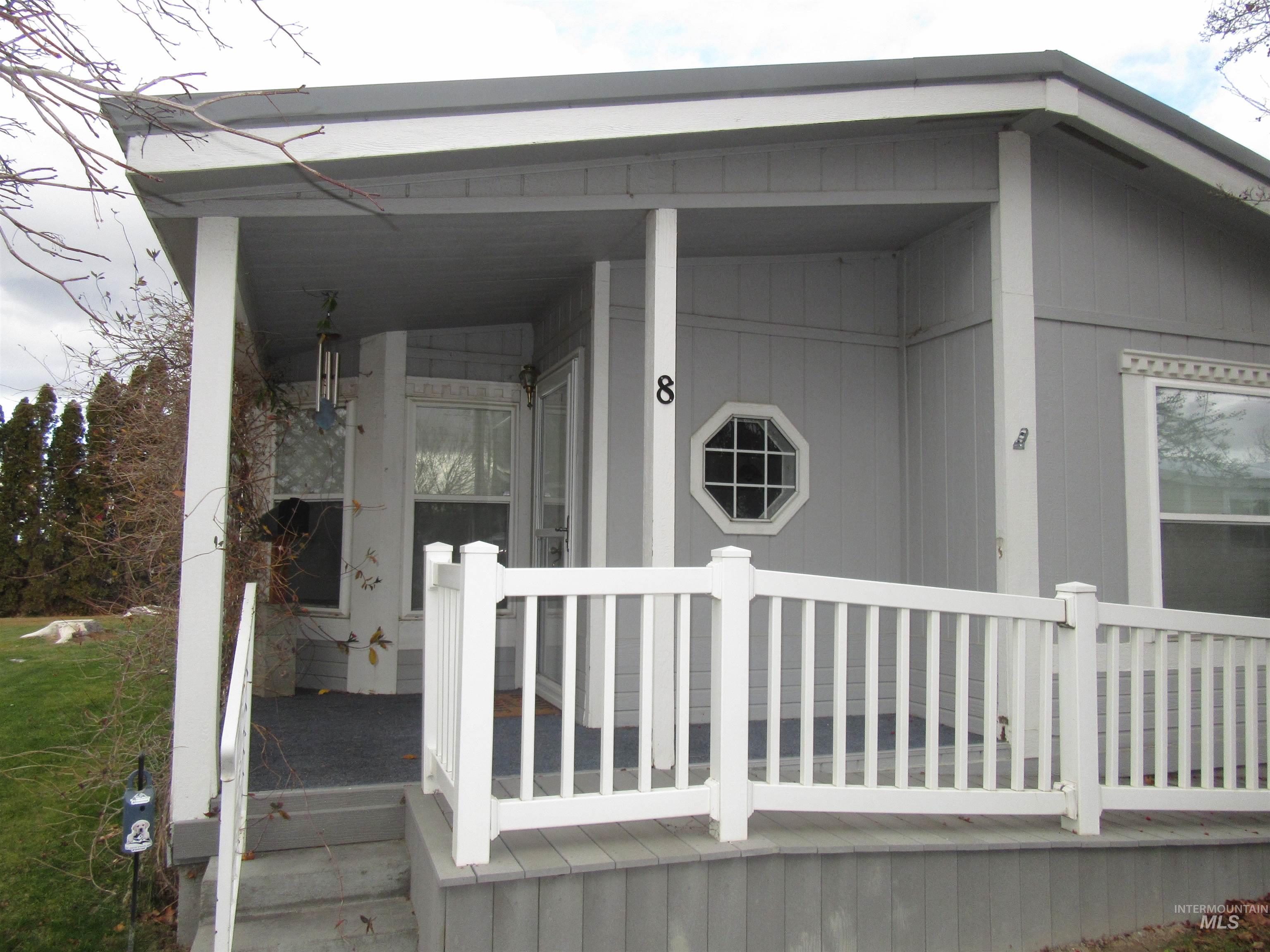 910 Moon Glo Ave, Buhl, Idaho 83316, 3 Bedrooms, 2 Bathrooms, Residential For Sale, Price $137,500,MLS 98971062