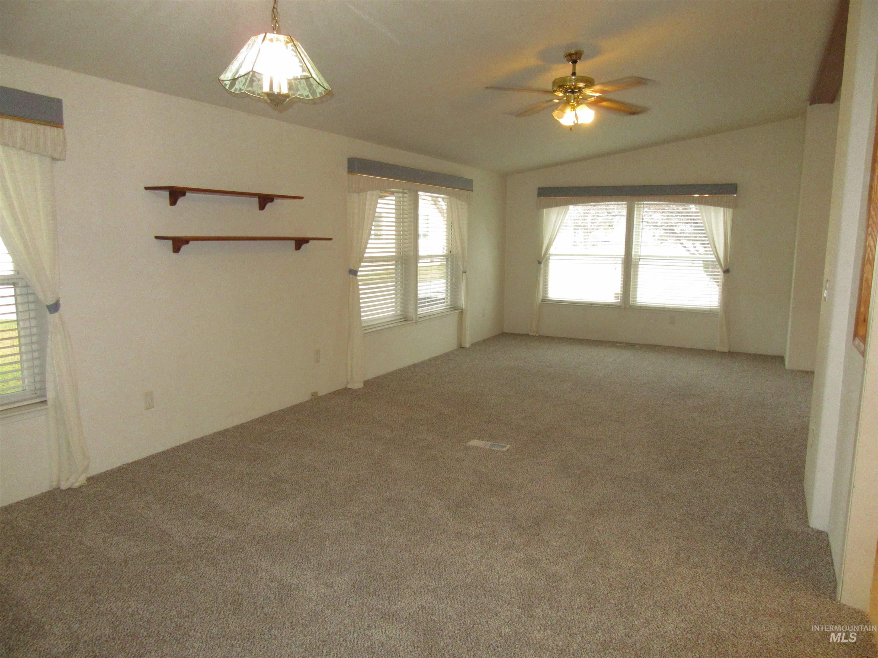 910 Moon Glo Ave, Buhl, Idaho 83316, 3 Bedrooms, 2 Bathrooms, Residential For Sale, Price $137,500,MLS 98971062