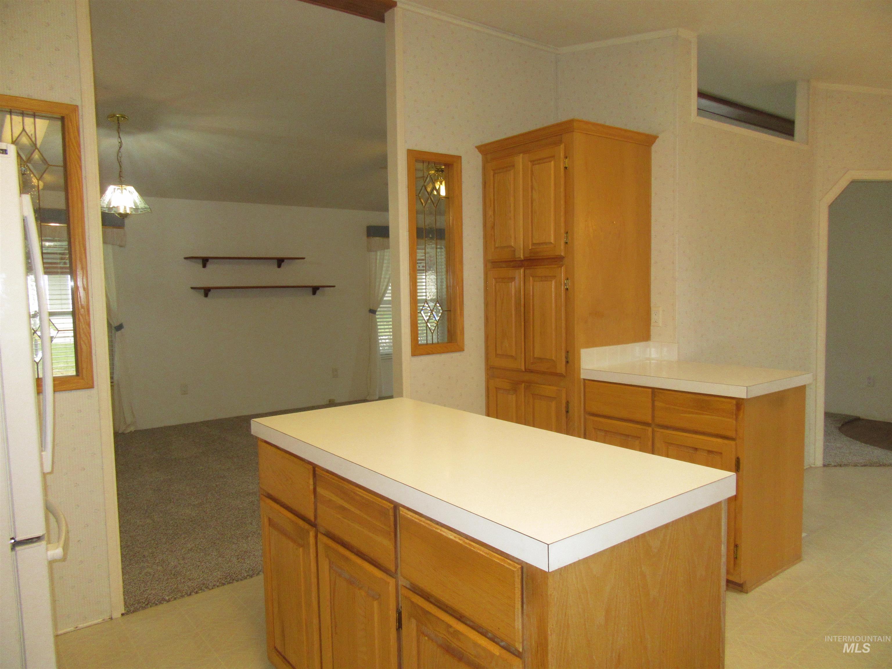 910 Moon Glo Ave, Buhl, Idaho 83316, 3 Bedrooms, 2 Bathrooms, Residential For Sale, Price $137,500,MLS 98971062