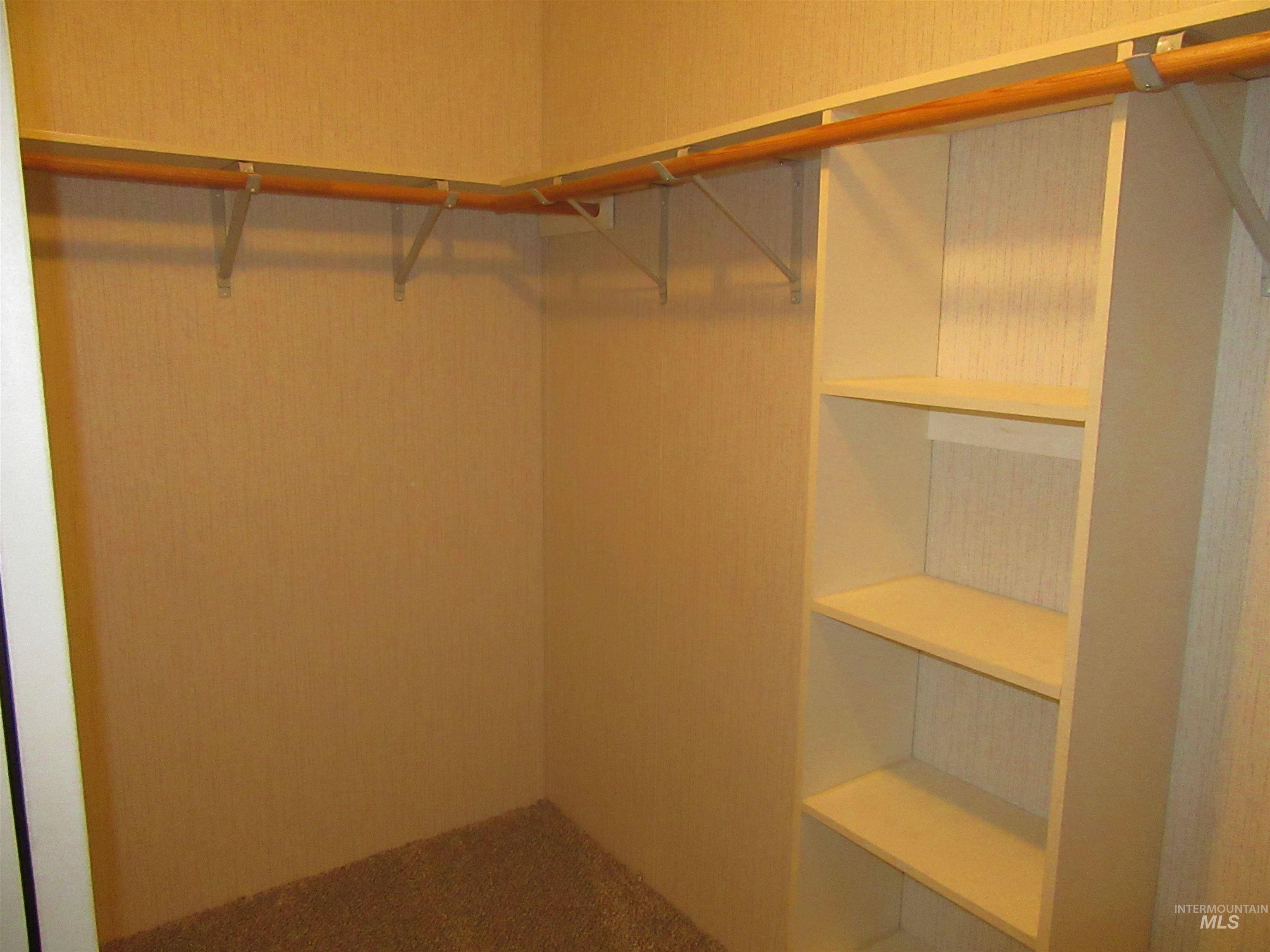 910 Moon Glo Ave, Buhl, Idaho 83316, 3 Bedrooms, 2 Bathrooms, Residential For Sale, Price $137,500,MLS 98971062