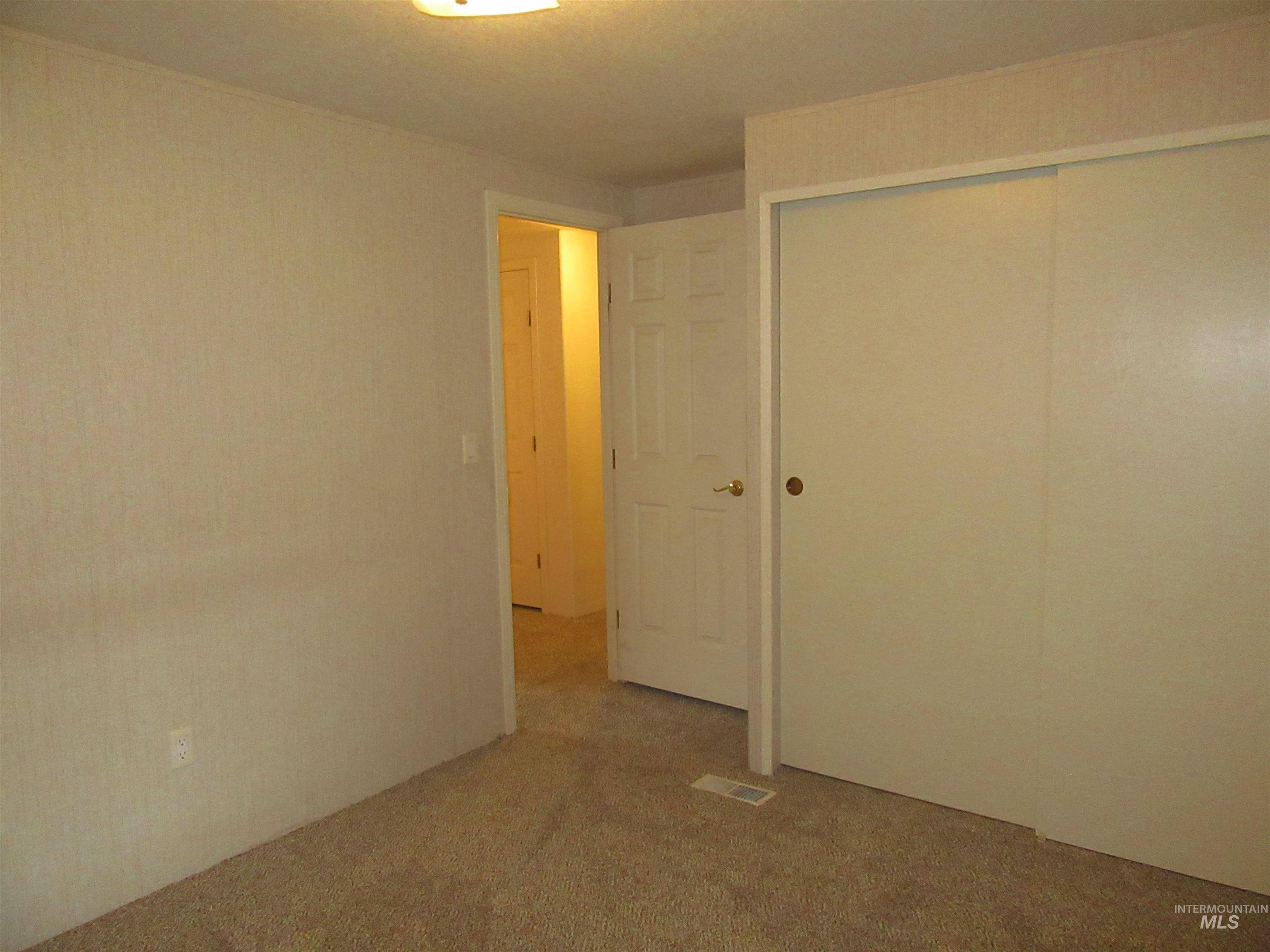 910 Moon Glo Ave, Buhl, Idaho 83316, 3 Bedrooms, 2 Bathrooms, Residential For Sale, Price $137,500,MLS 98971062