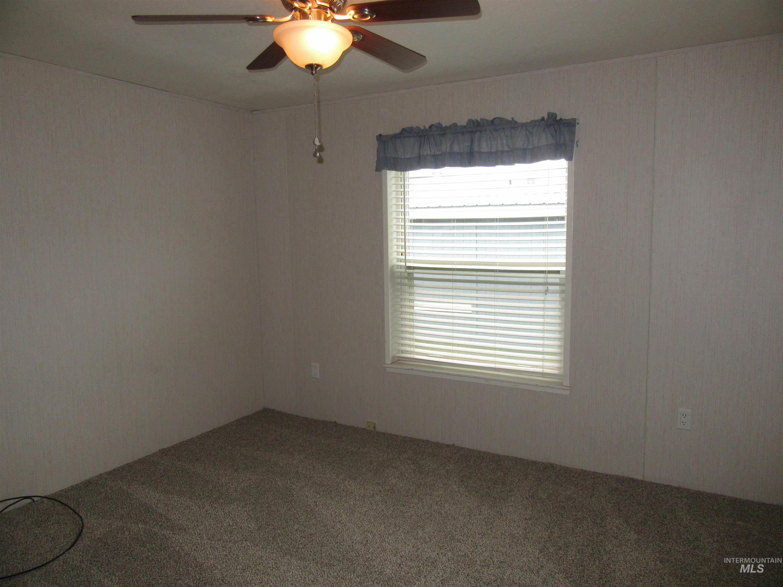 910 Moon Glo Ave, Buhl, Idaho 83316, 3 Bedrooms, 2 Bathrooms, Residential For Sale, Price $137,500,MLS 98971062