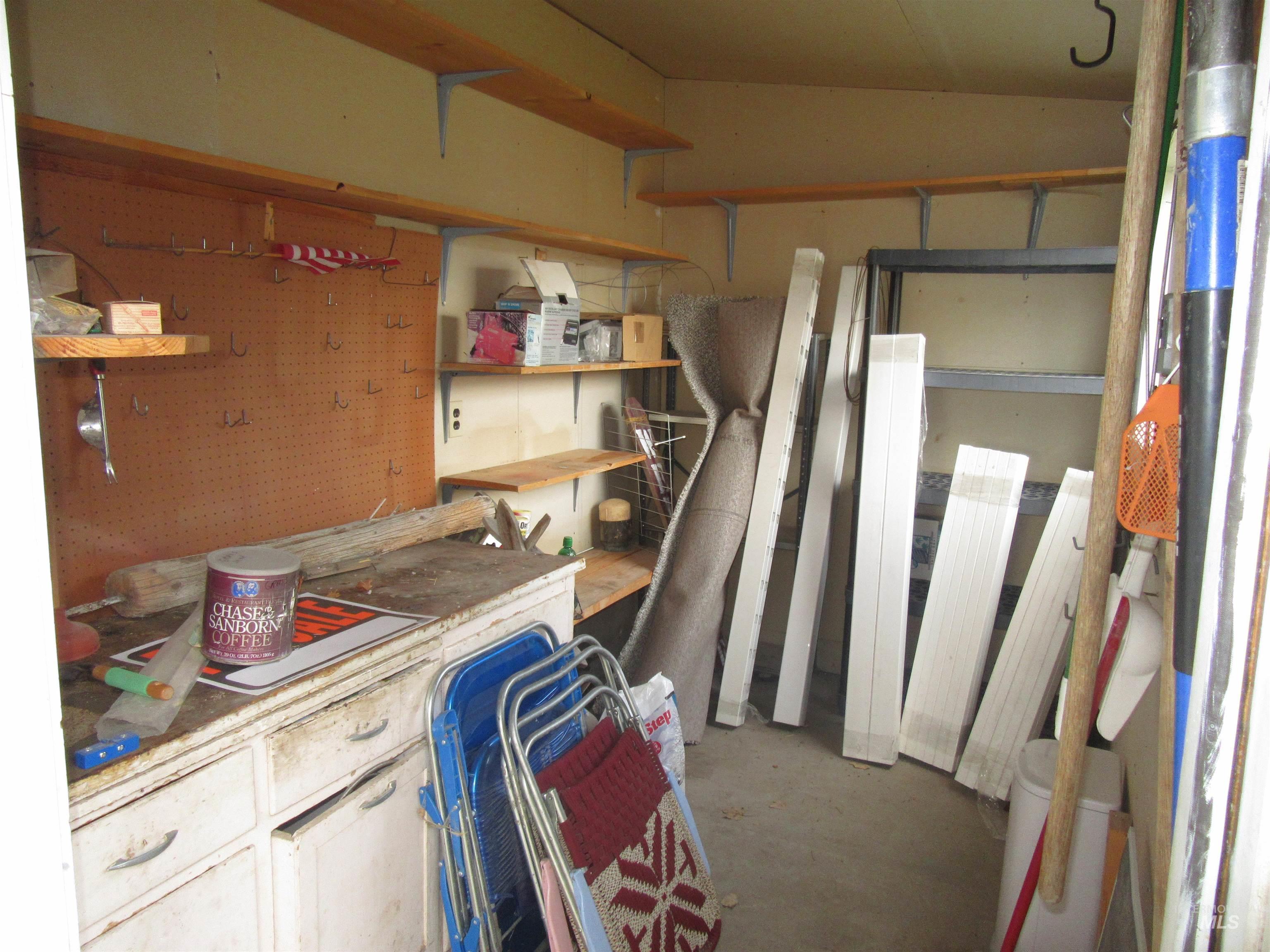 910 Moon Glo Ave, Buhl, Idaho 83316, 3 Bedrooms, 2 Bathrooms, Residential For Sale, Price $137,500,MLS 98971062