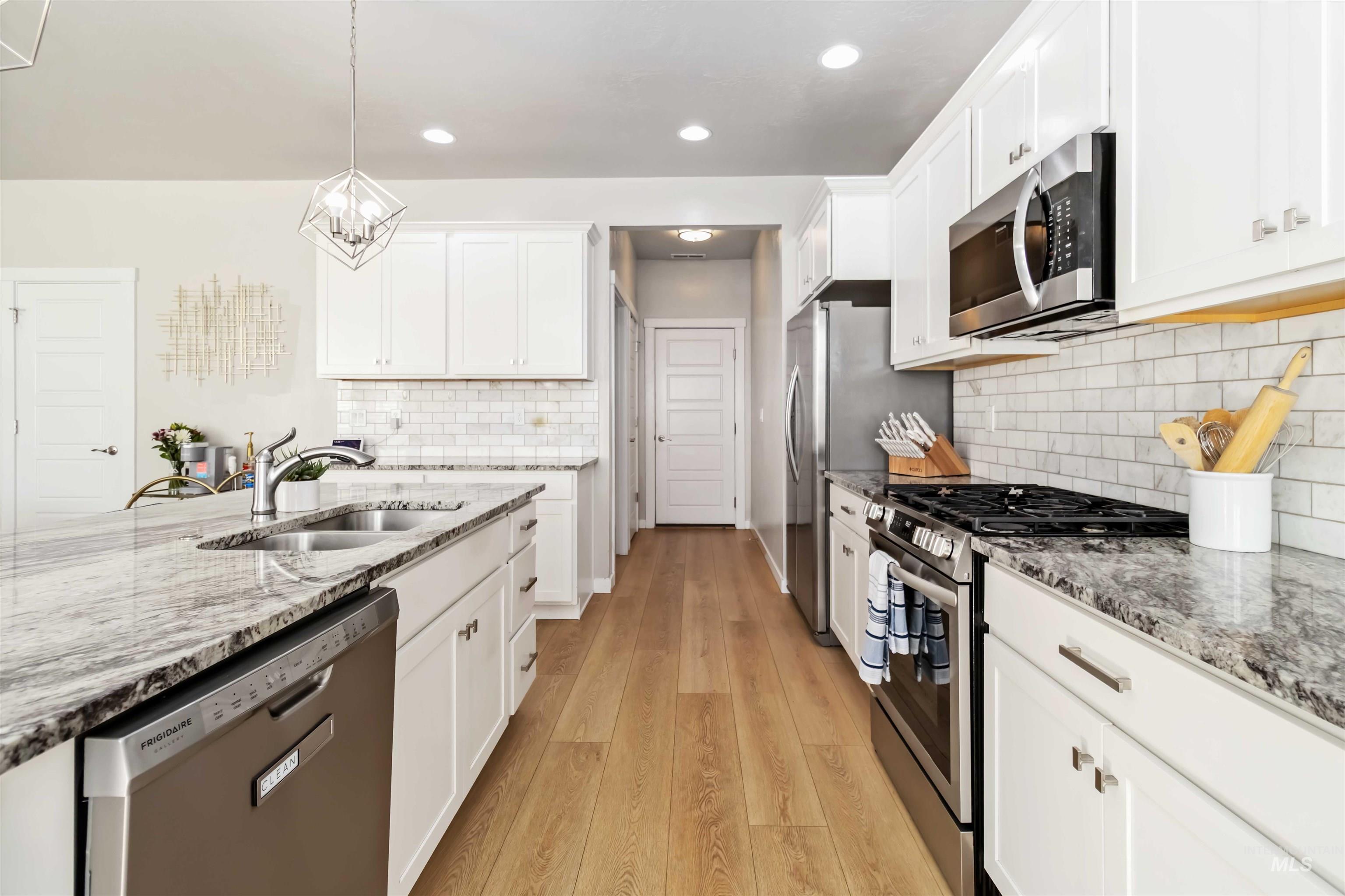 892 N. Chastain Lane, Eagle, Idaho 83616, 5 Bedrooms, 2.5 Bathrooms, Residential For Sale, Price $777,000, 98971065