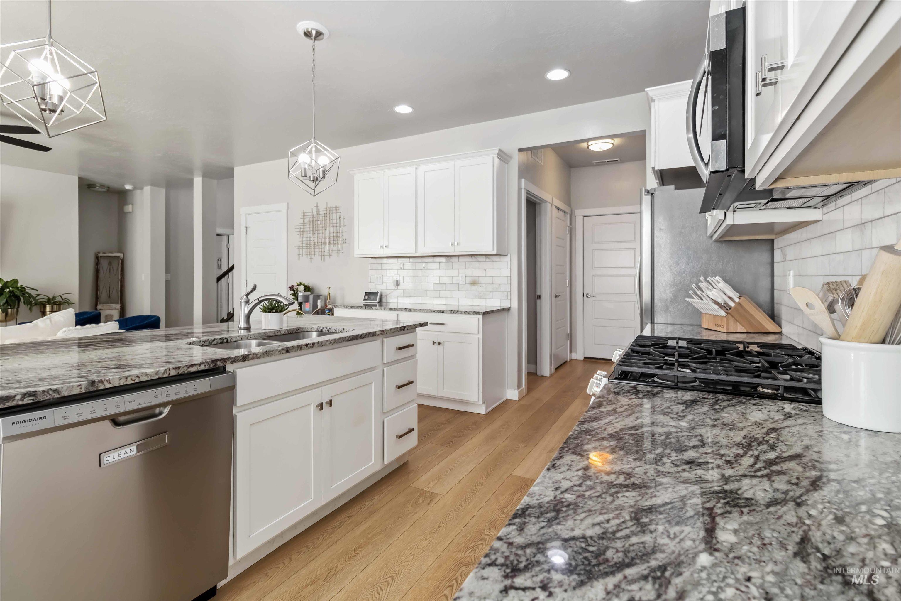 892 N. Chastain Lane, Eagle, Idaho 83616, 5 Bedrooms, 2.5 Bathrooms, Residential For Sale, Price $777,000, 98971065