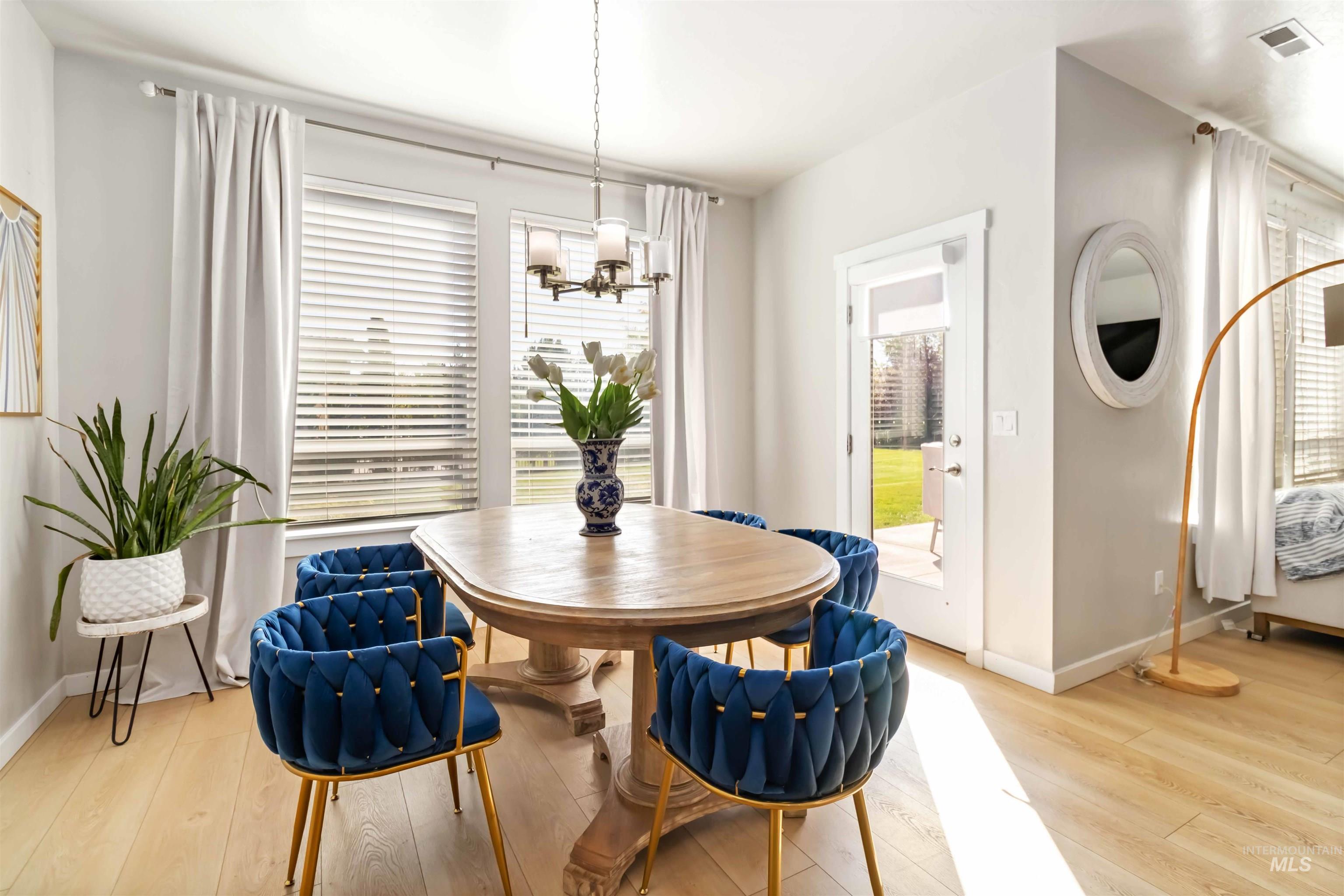 892 N. Chastain Lane, Eagle, Idaho 83616, 5 Bedrooms, 2.5 Bathrooms, Residential For Sale, Price $777,000, 98971065