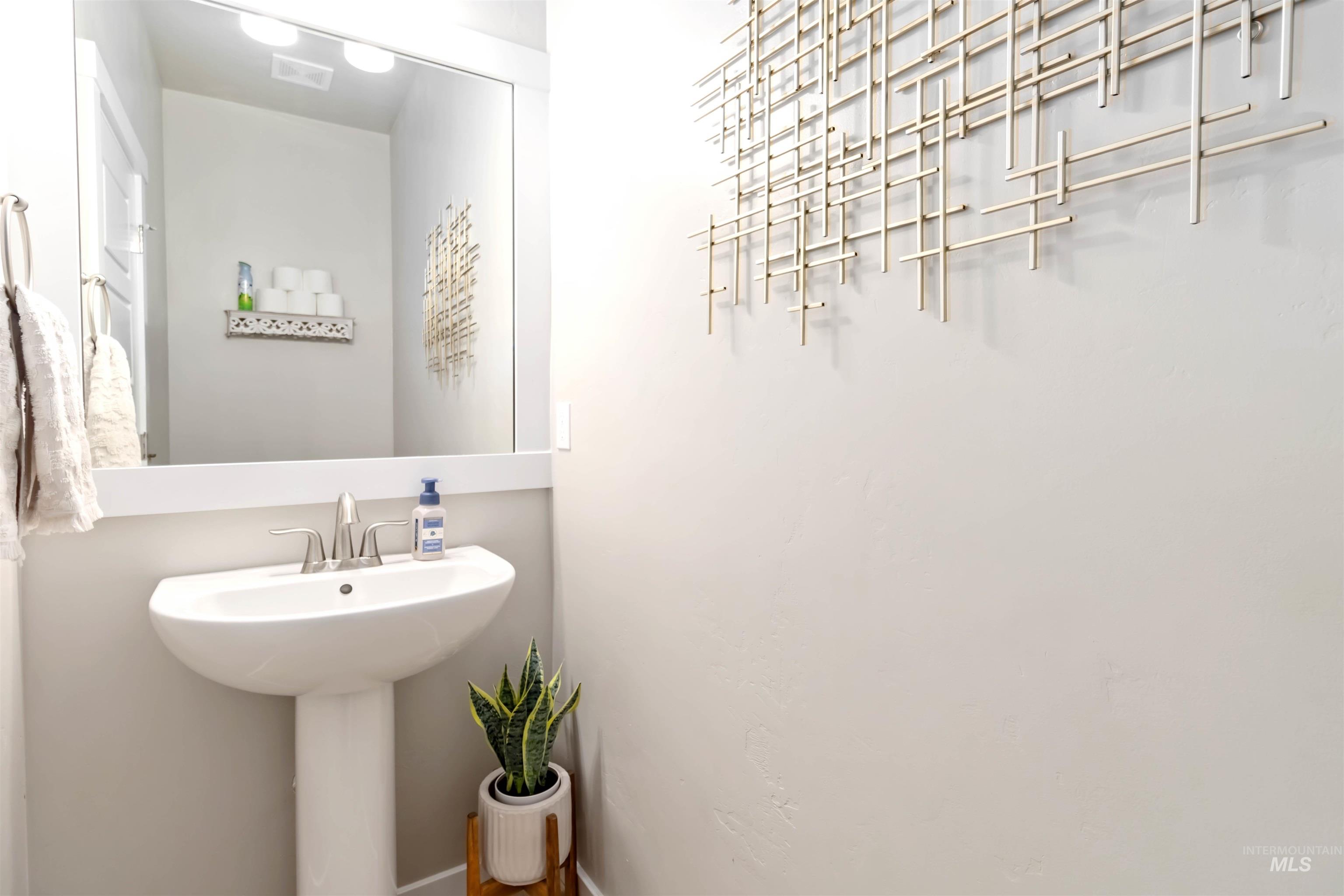 892 N. Chastain Lane, Eagle, Idaho 83616, 5 Bedrooms, 2.5 Bathrooms, Residential For Sale, Price $777,000, 98971065