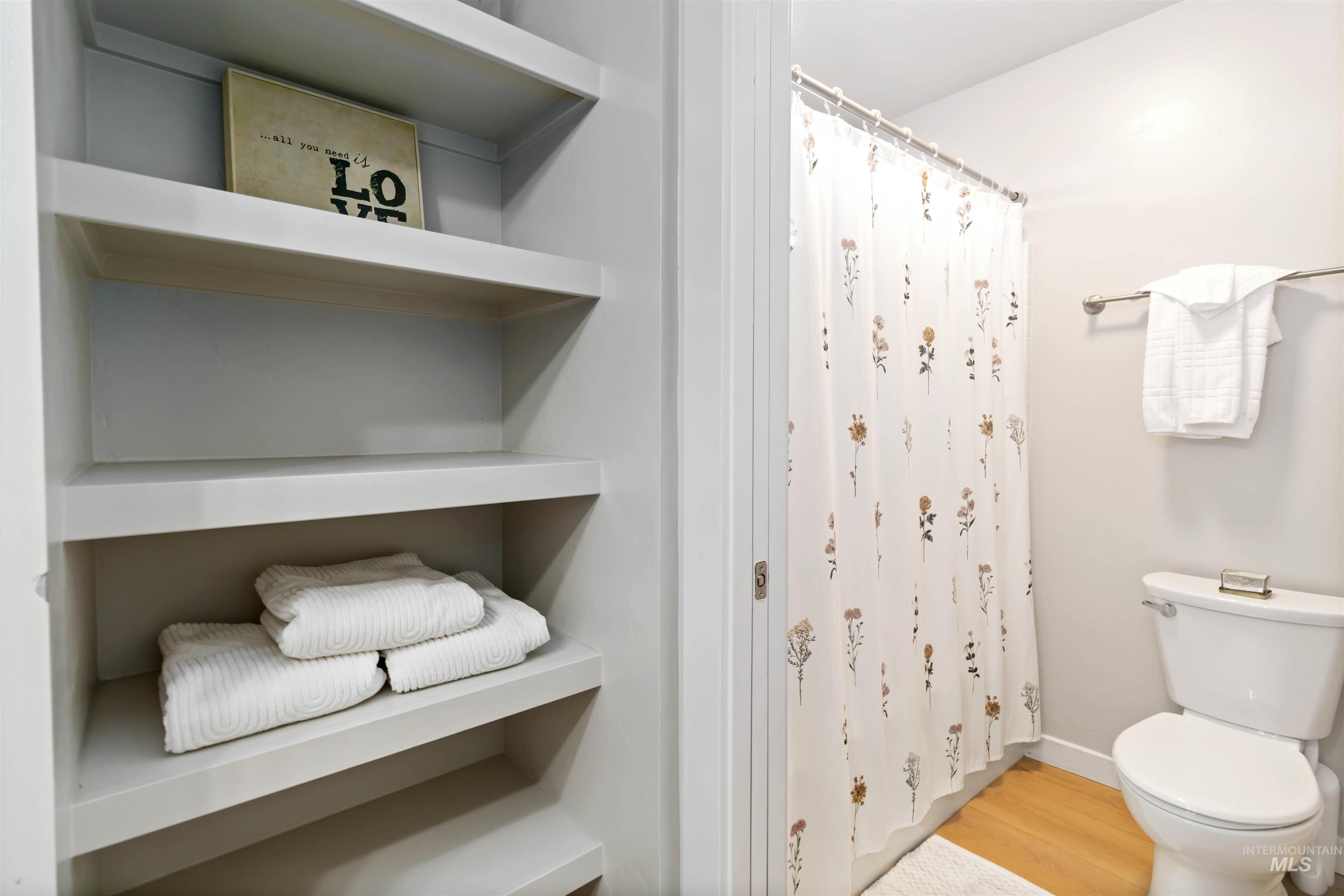 892 N. Chastain Lane, Eagle, Idaho 83616, 5 Bedrooms, 2.5 Bathrooms, Residential For Sale, Price $777,000, 98971065