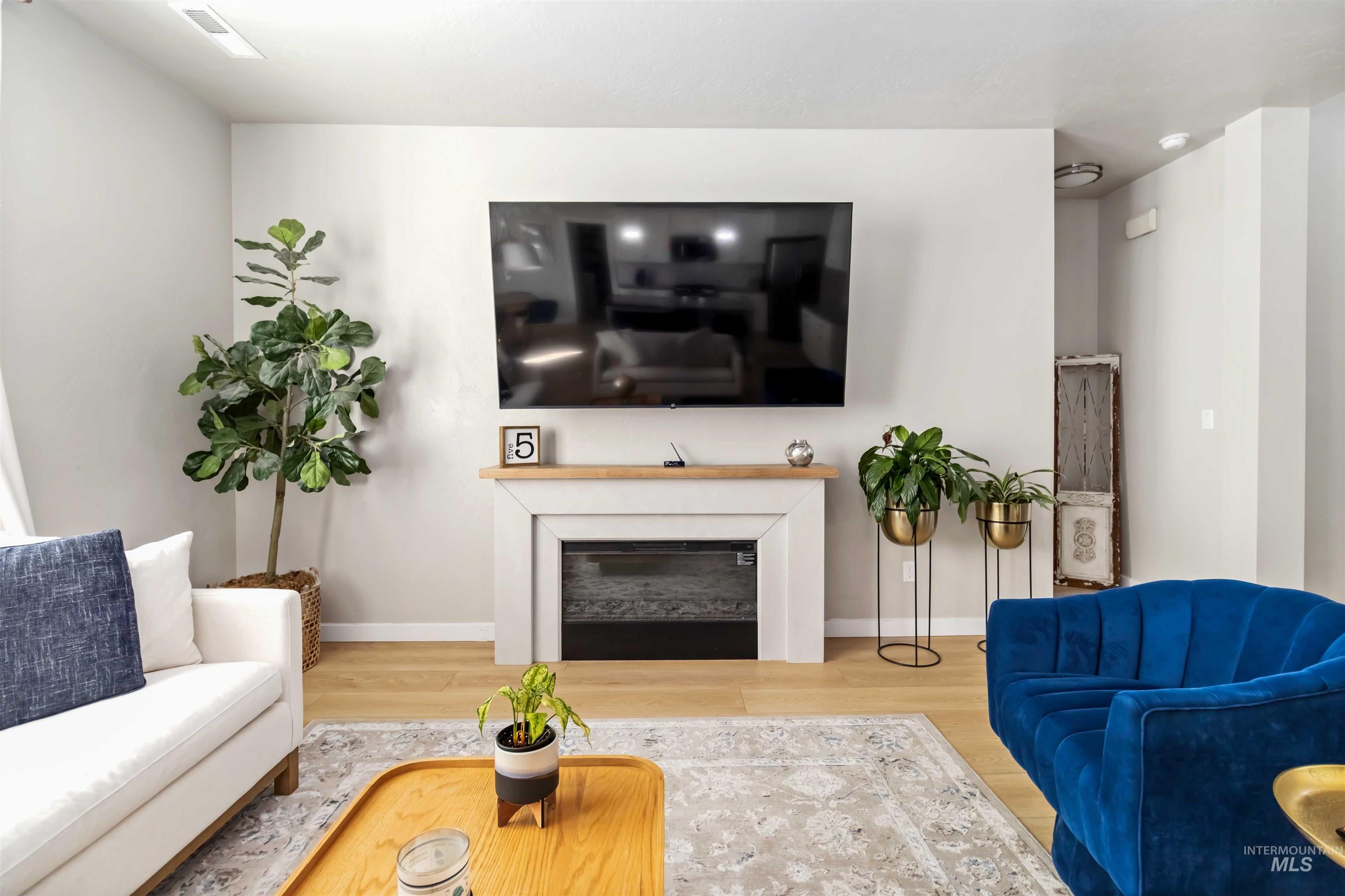 892 N. Chastain Lane, Eagle, Idaho 83616, 5 Bedrooms, 2.5 Bathrooms, Residential For Sale, Price $777,000, 98971065