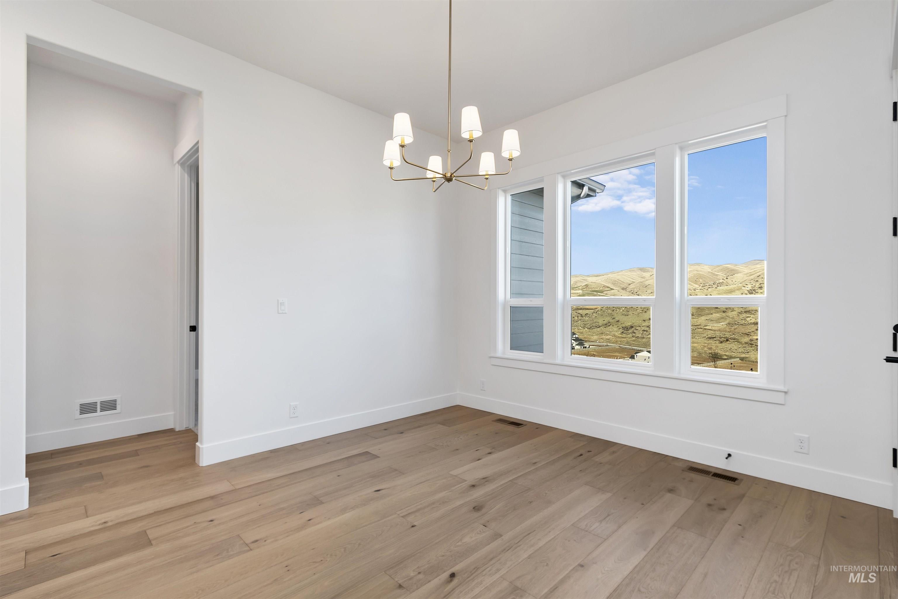 6402 E One Tree Place, Eagle, Idaho 83629, 3 Bedrooms, 2 Bathrooms, Residential For Sale, Price $719,880,MLS 98971066