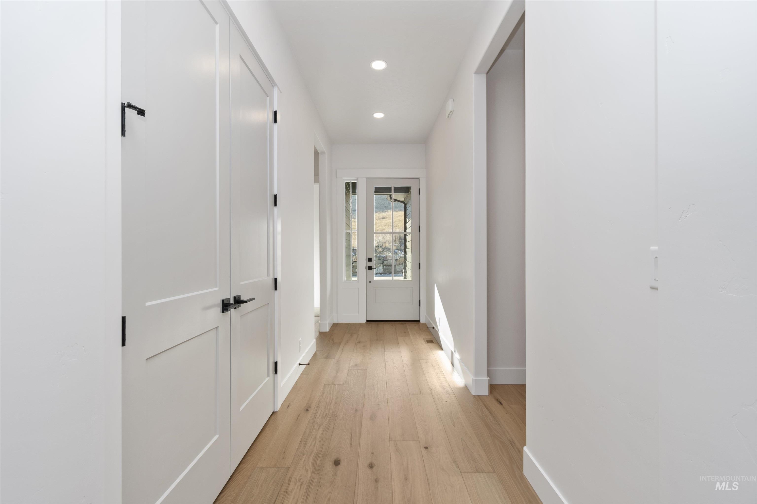 6402 E One Tree Place, Eagle, Idaho 83629, 3 Bedrooms, 2 Bathrooms, Residential For Sale, Price $719,880,MLS 98971066