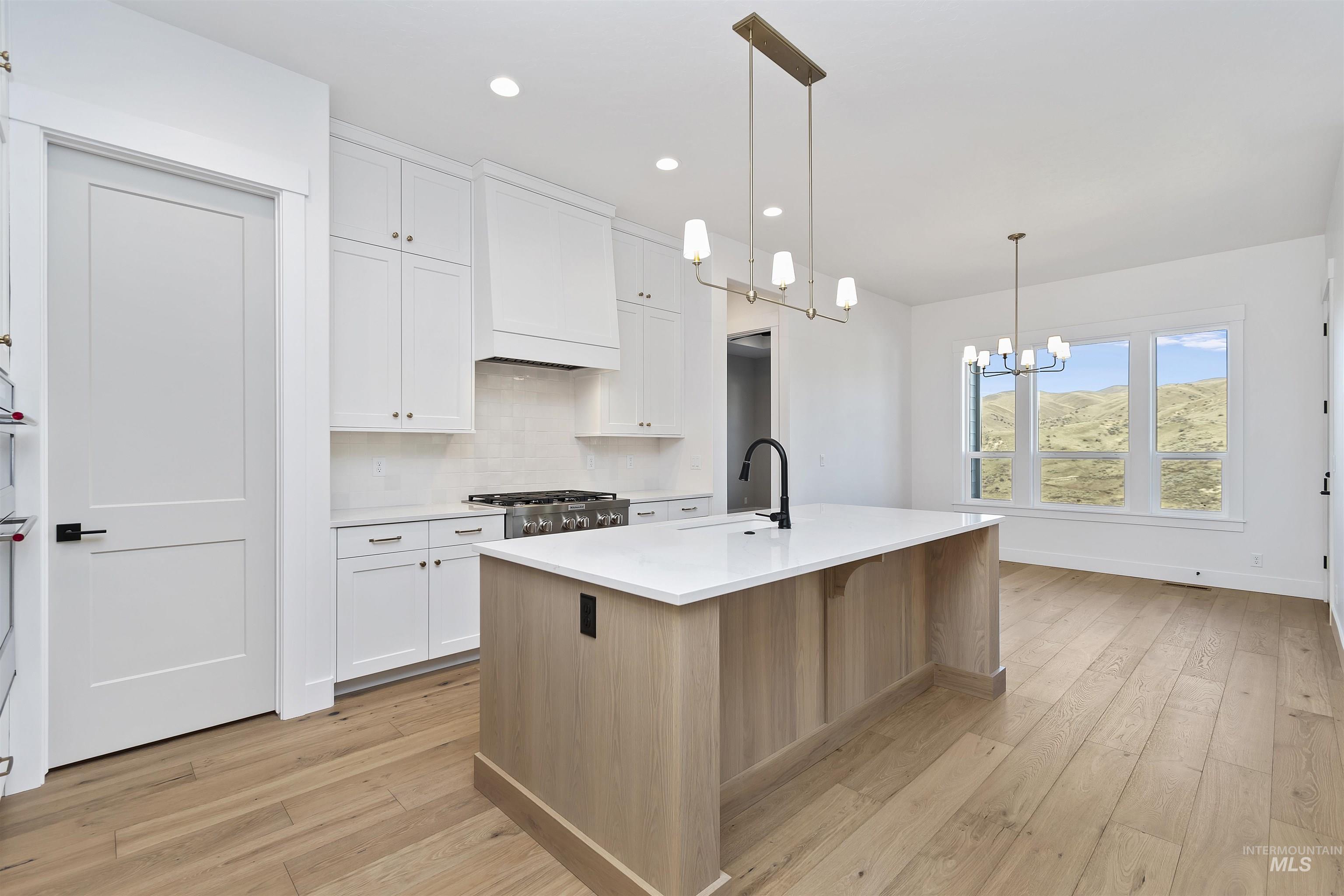 6402 E One Tree Place, Eagle, Idaho 83629, 3 Bedrooms, 2 Bathrooms, Residential For Sale, Price $719,880,MLS 98971066